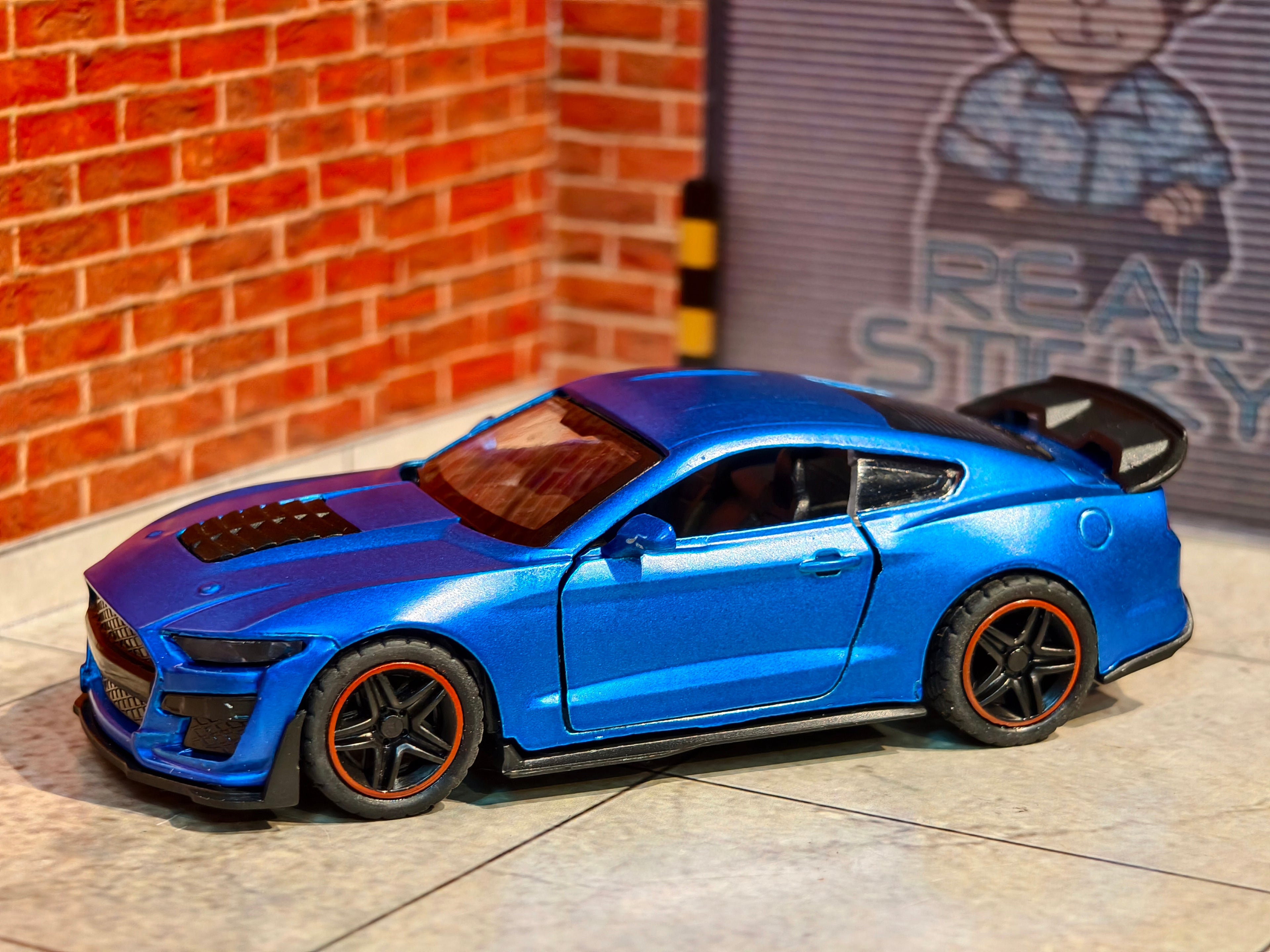 Ford Mustang  Shelby GT 500 1:43 Scale