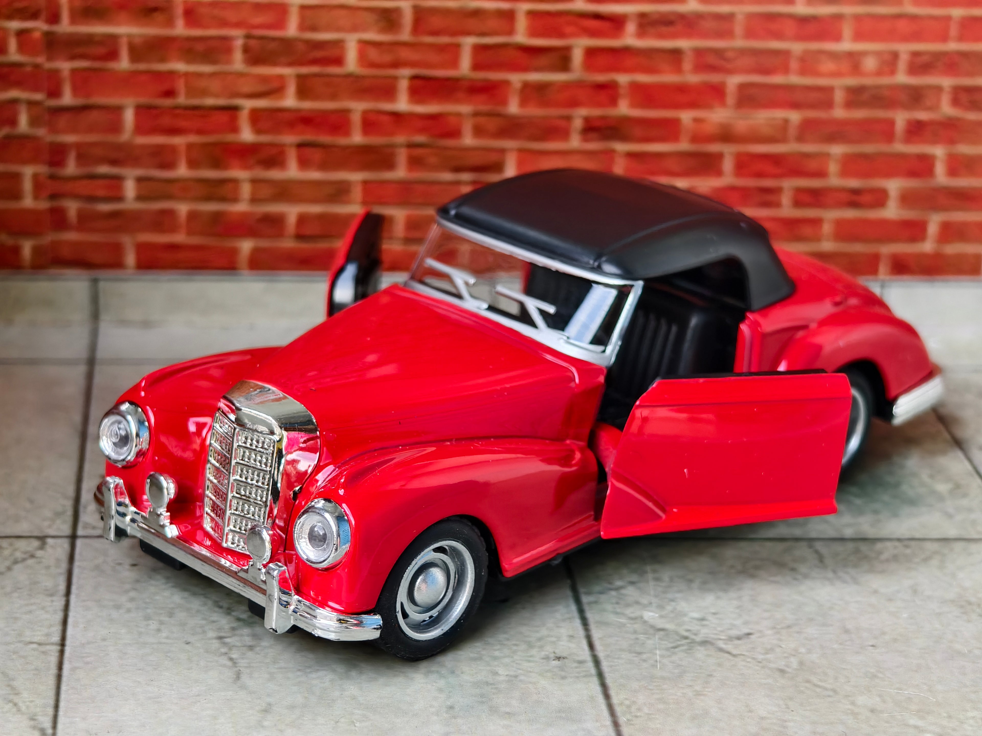 Mercedes Benz 300S Cabriolet 1:32 Scale