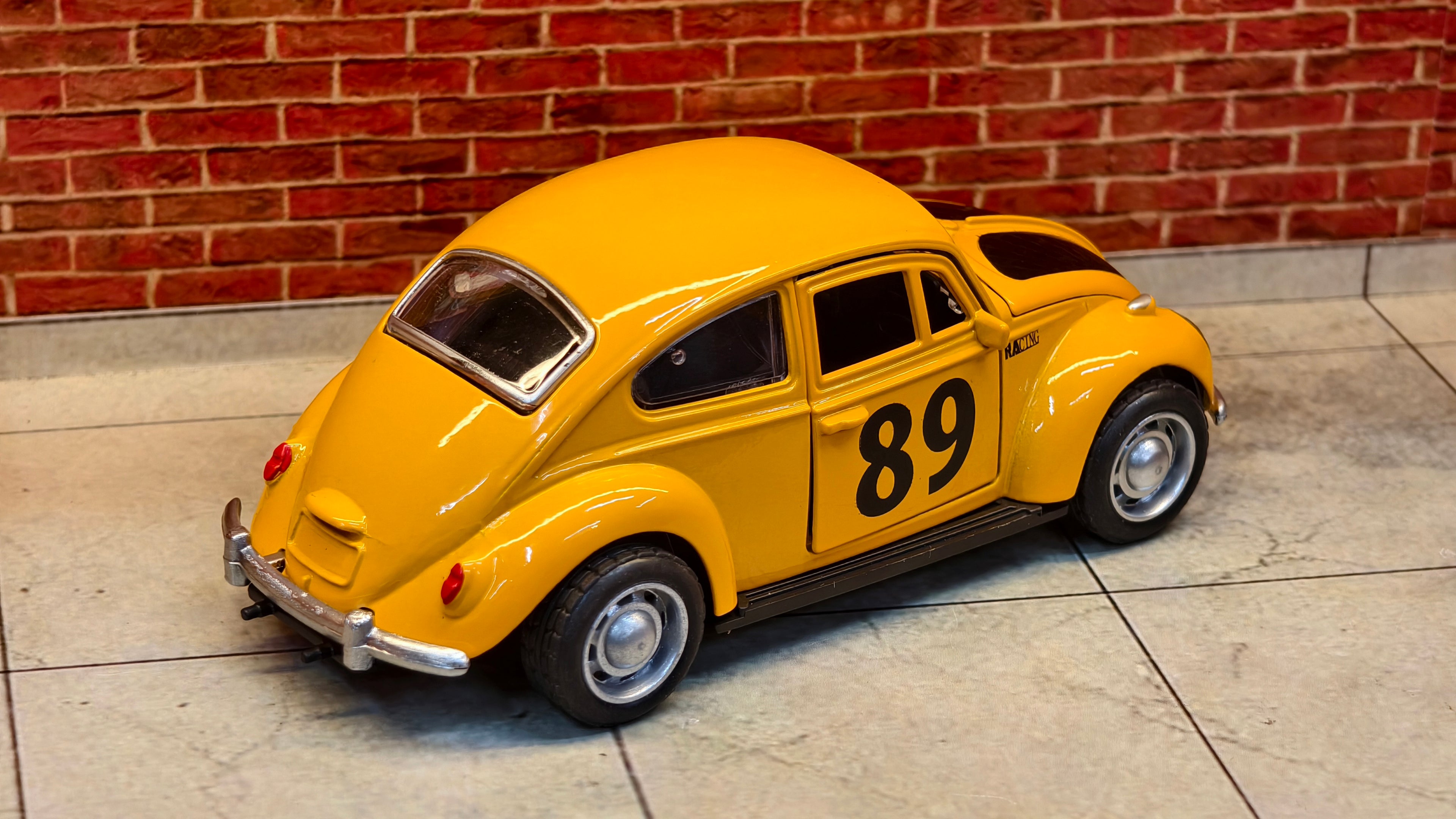 Beetle 1:32 Scale Rally Edition Box piece