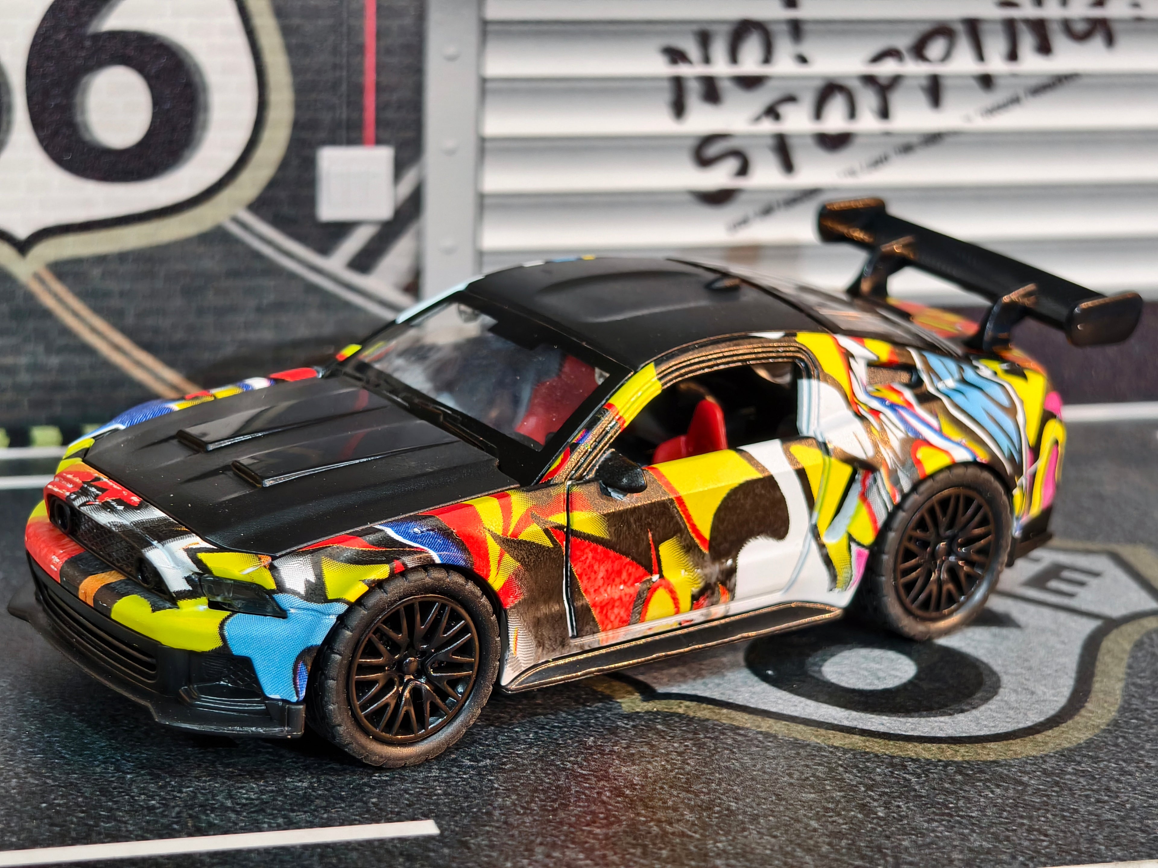 Graffiti Edition Diecast Car 1:36 Scale Box Piece with Light & Sound Simulation