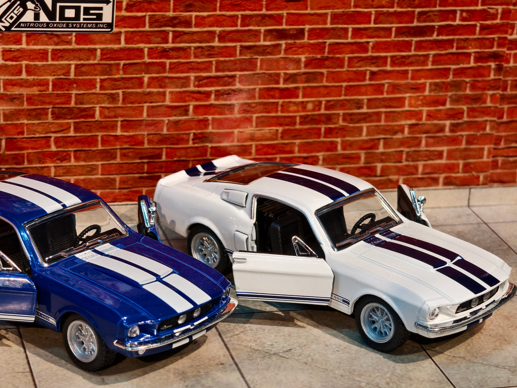 Kinsmart Official Licensed 1967 Shelby GT-500 1:38 Scale