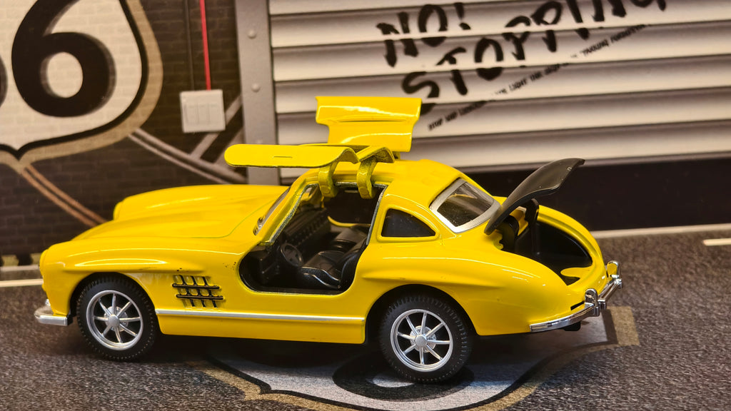 Mercedes Gullwing SL 300 1:36 Scale