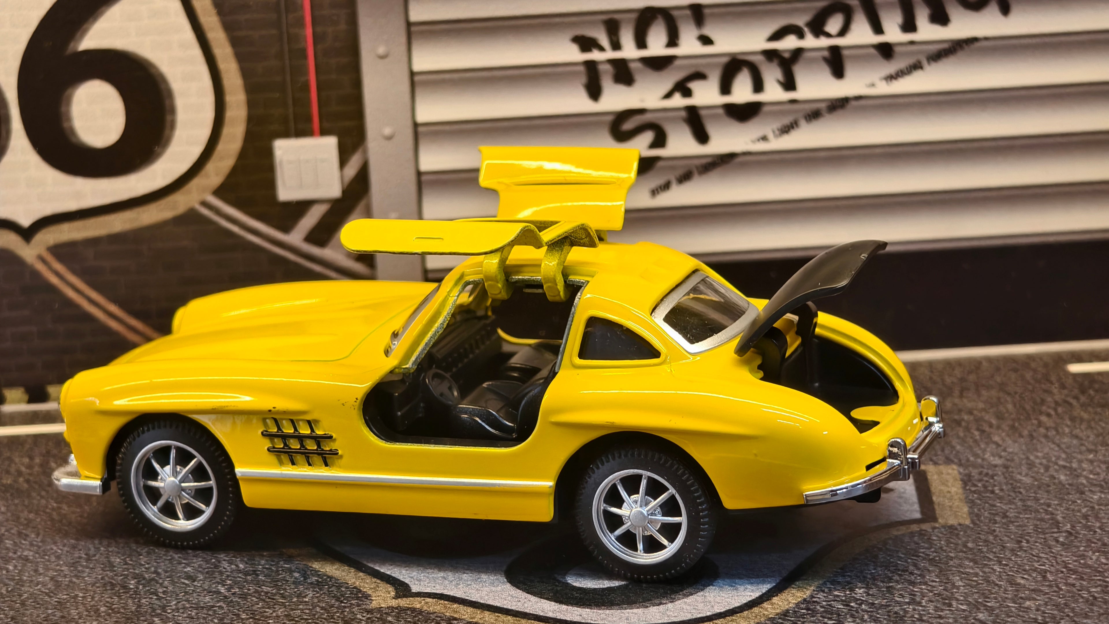 Mercedes Gullwing SL 300 1:36 Scale