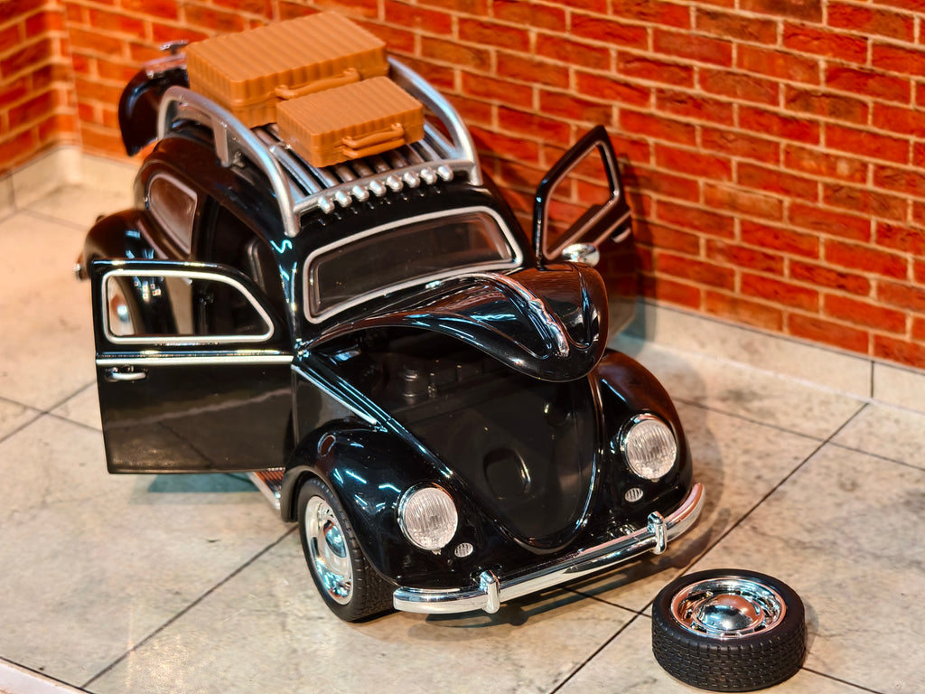 1:32 Classic Volkswagen Beetle Diecast Model Car with Opening Doors & Roof Luggage – Black