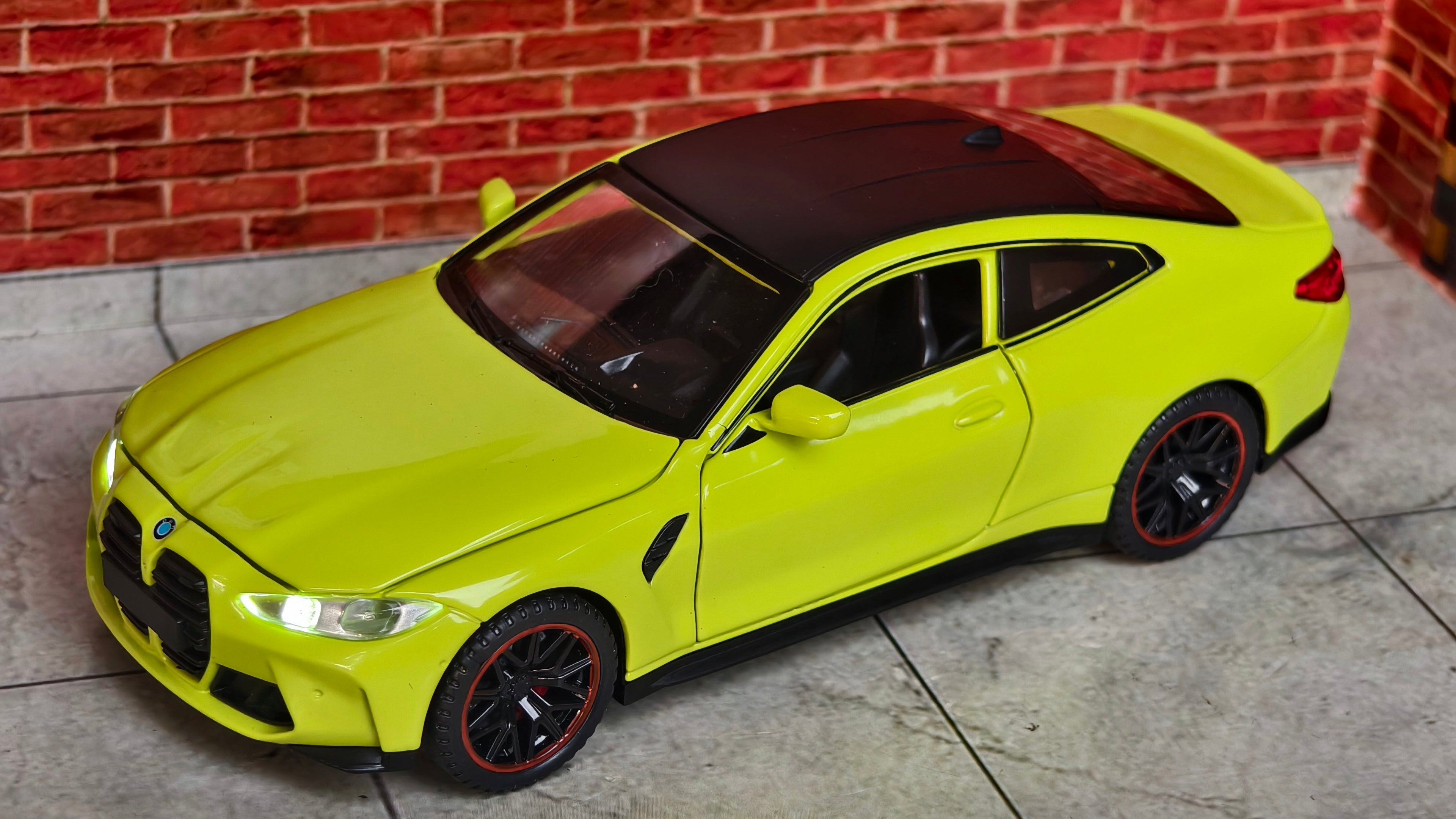 BMW M4 Competition (G82) 1:32 Scale Premium Detailing