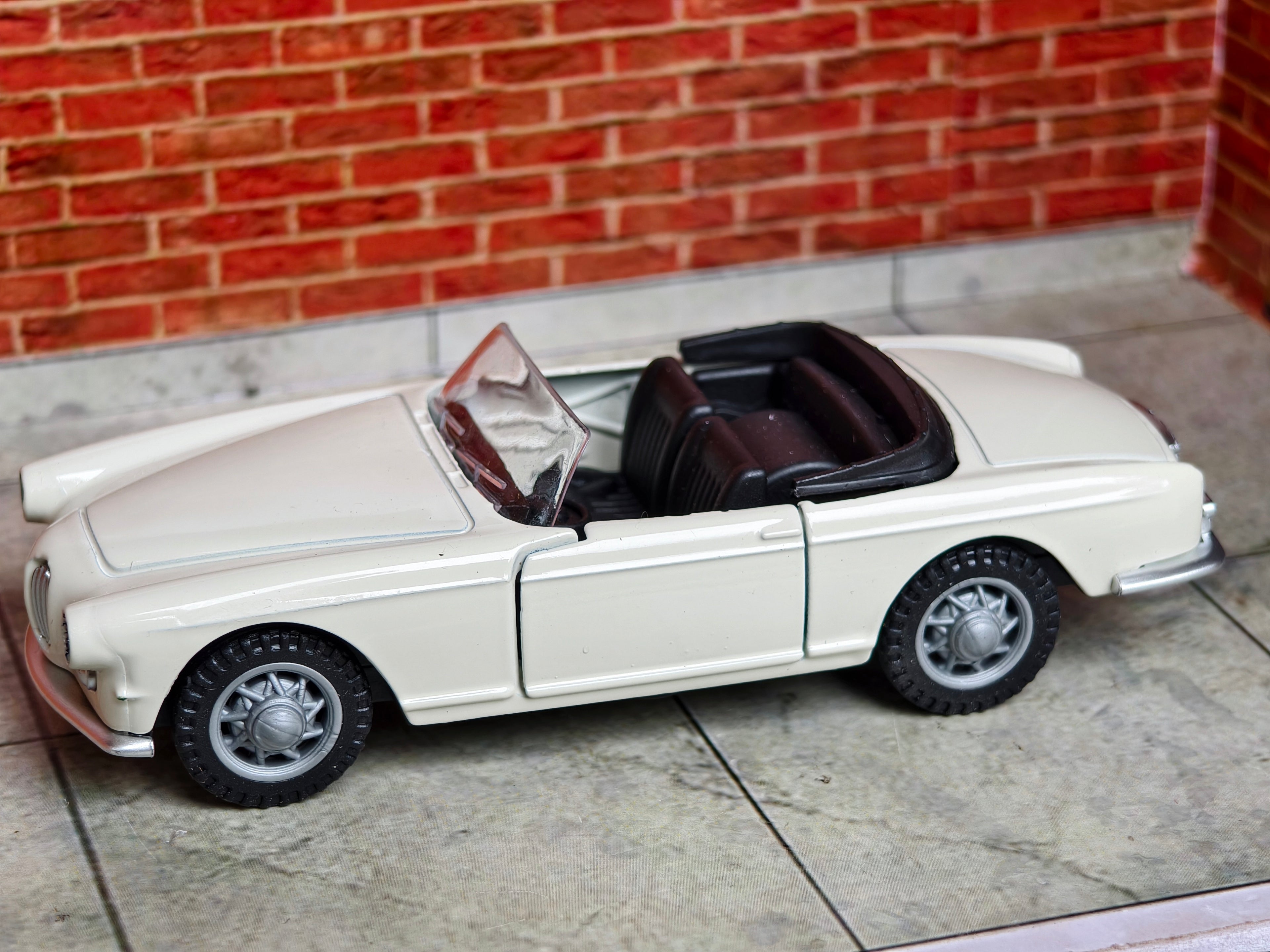 Mercedes-Benz 300 SL Roadster (W198) 1:36 Scale Box Piece