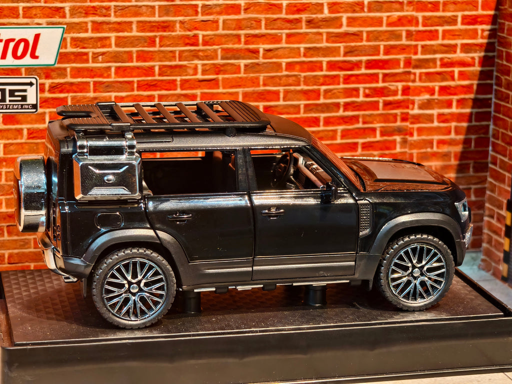 Land Rover Defender 110 1:32 Scale