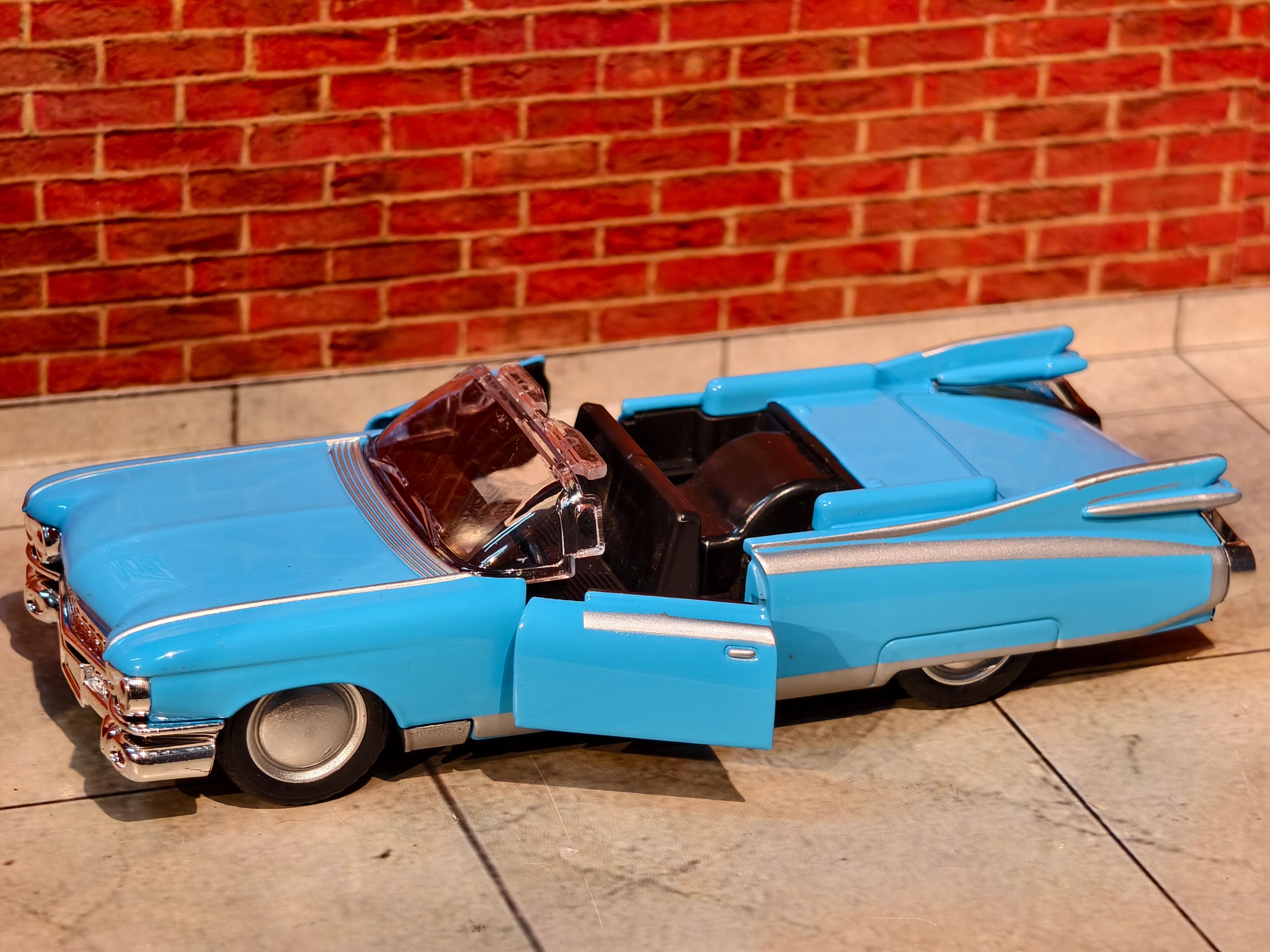 1:36 Scale 1959 Cadillac Eldorado Biarritz Convertible - Vintage Series