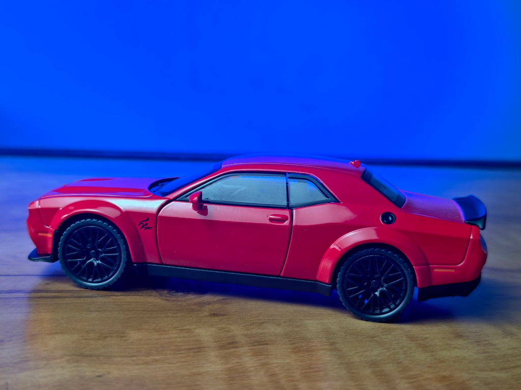 Dodge Challenger SRT Hellcat Redeye 1:32 Scale