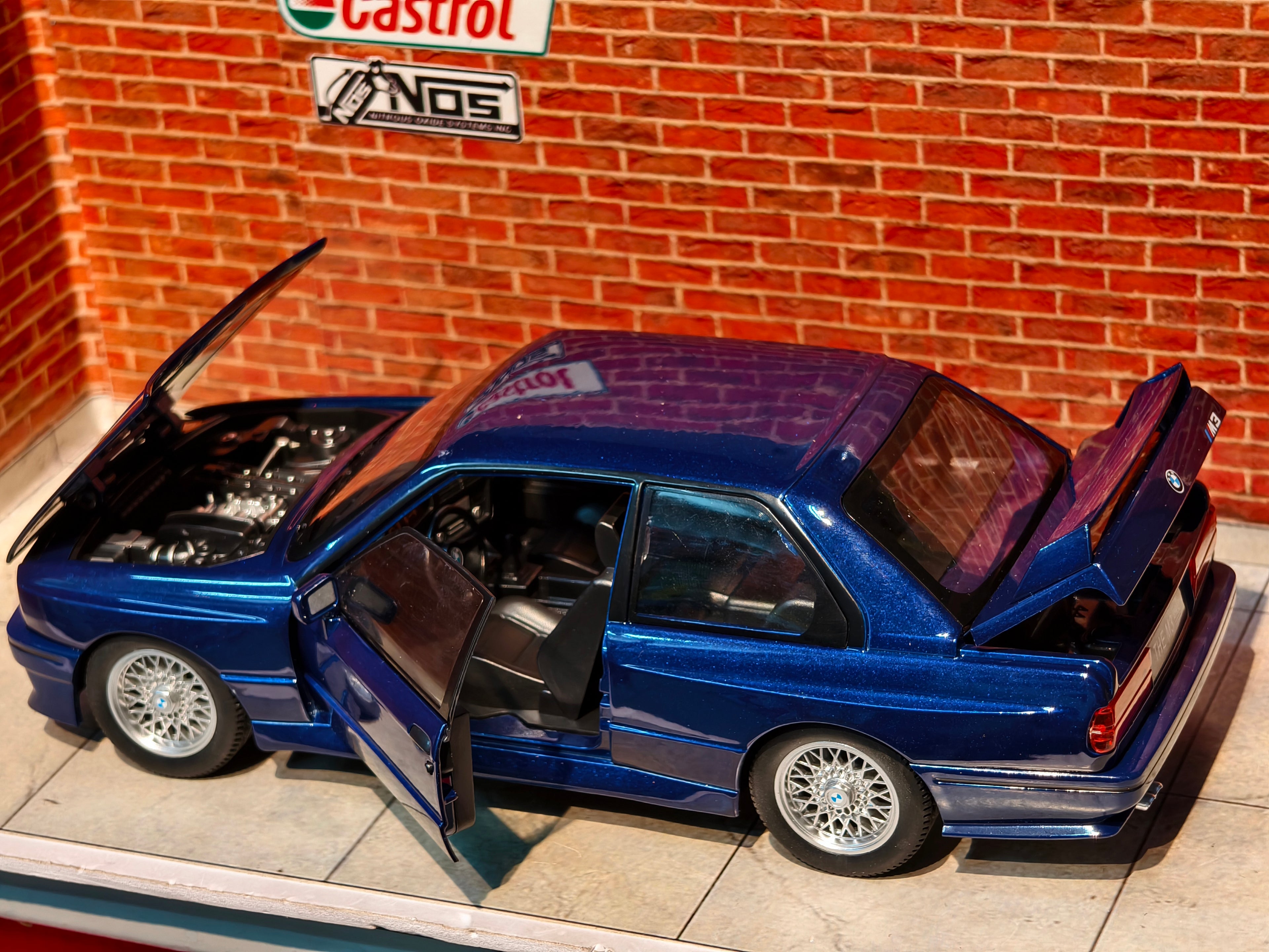 BMW E 30 Stock 1:24 Scale Premium Detailing