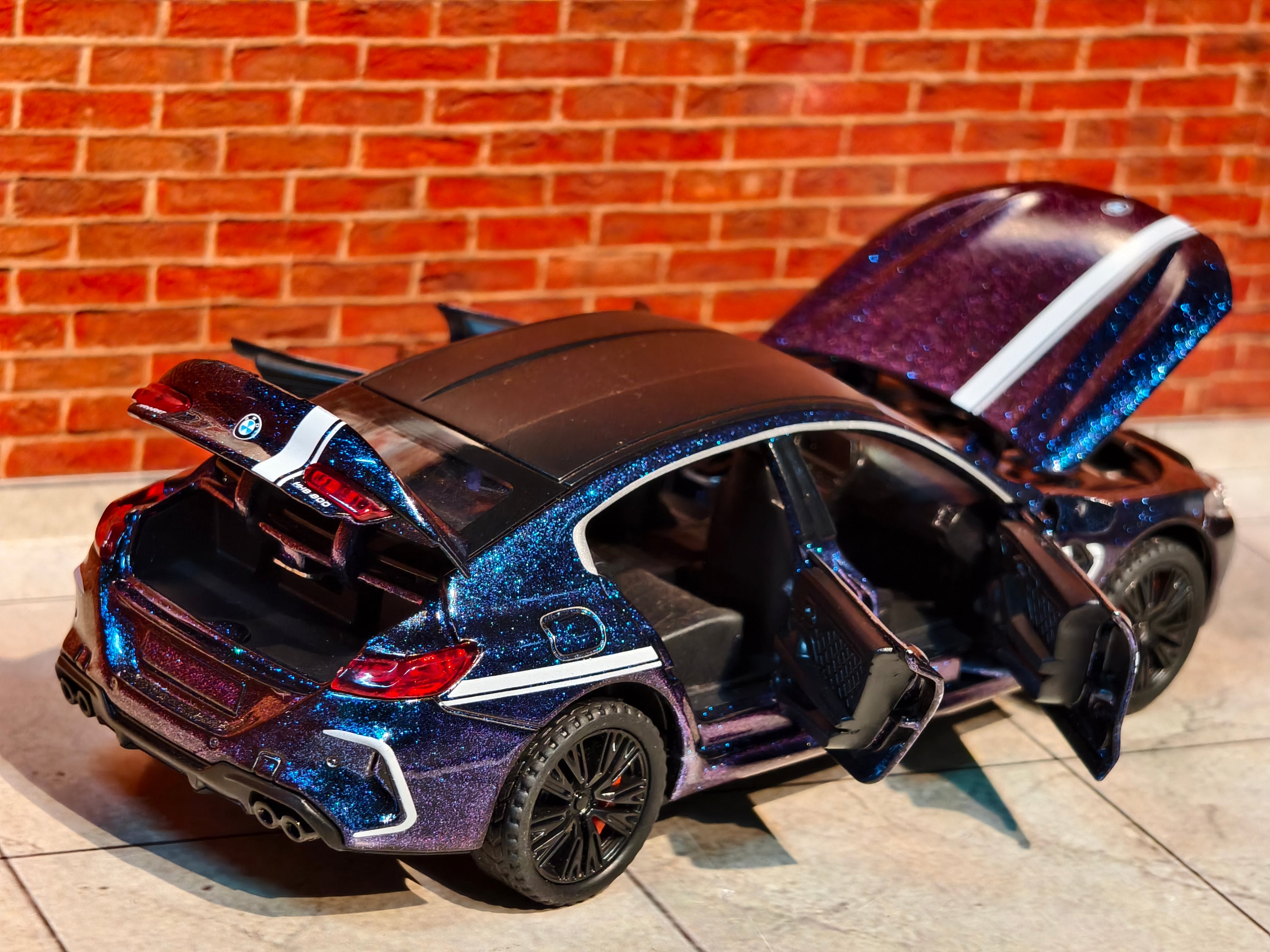 BMW M8 1:32 Scale Premium Detailing