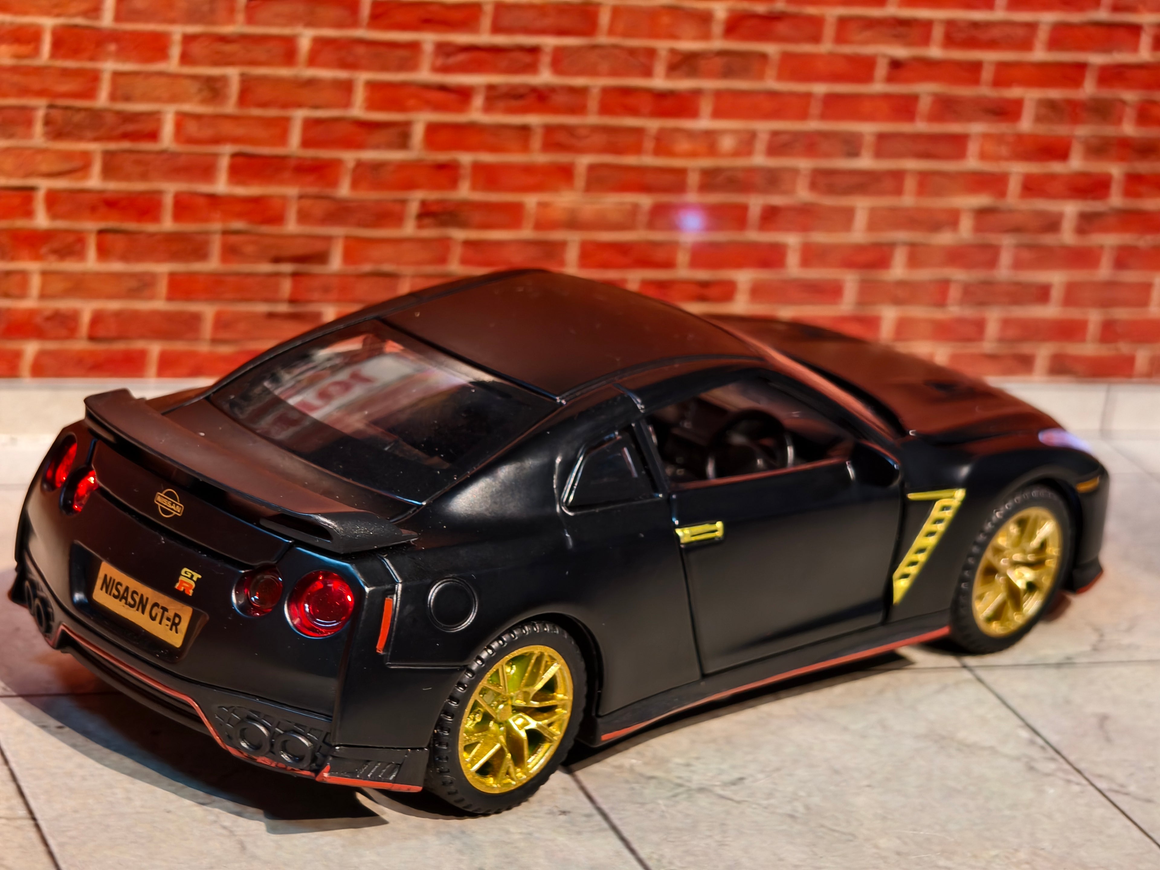 Nissan GTR 1:32 Scale