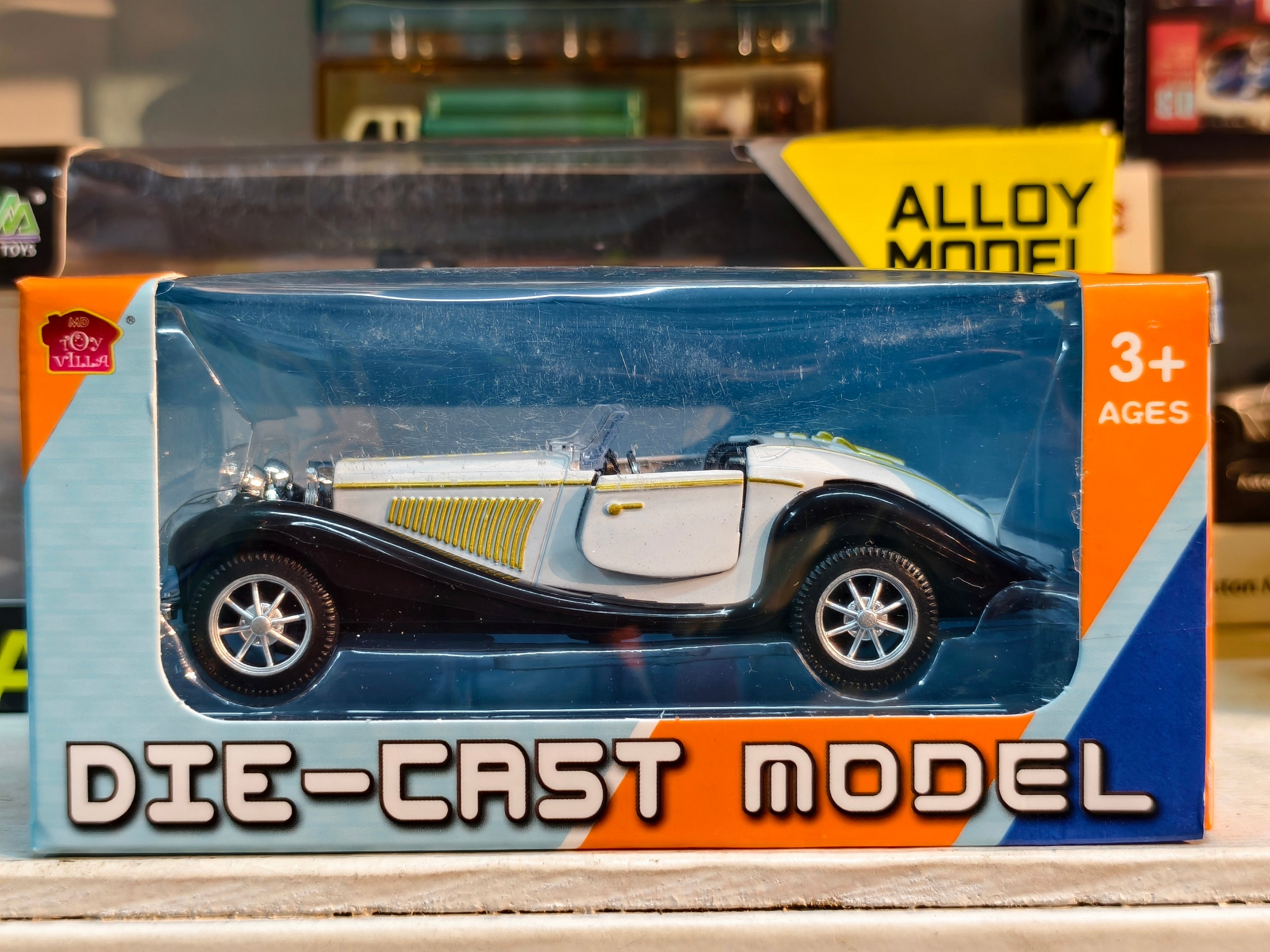 VINTAGE 1:36 SCALE OPEN ROOF BOX PIECE