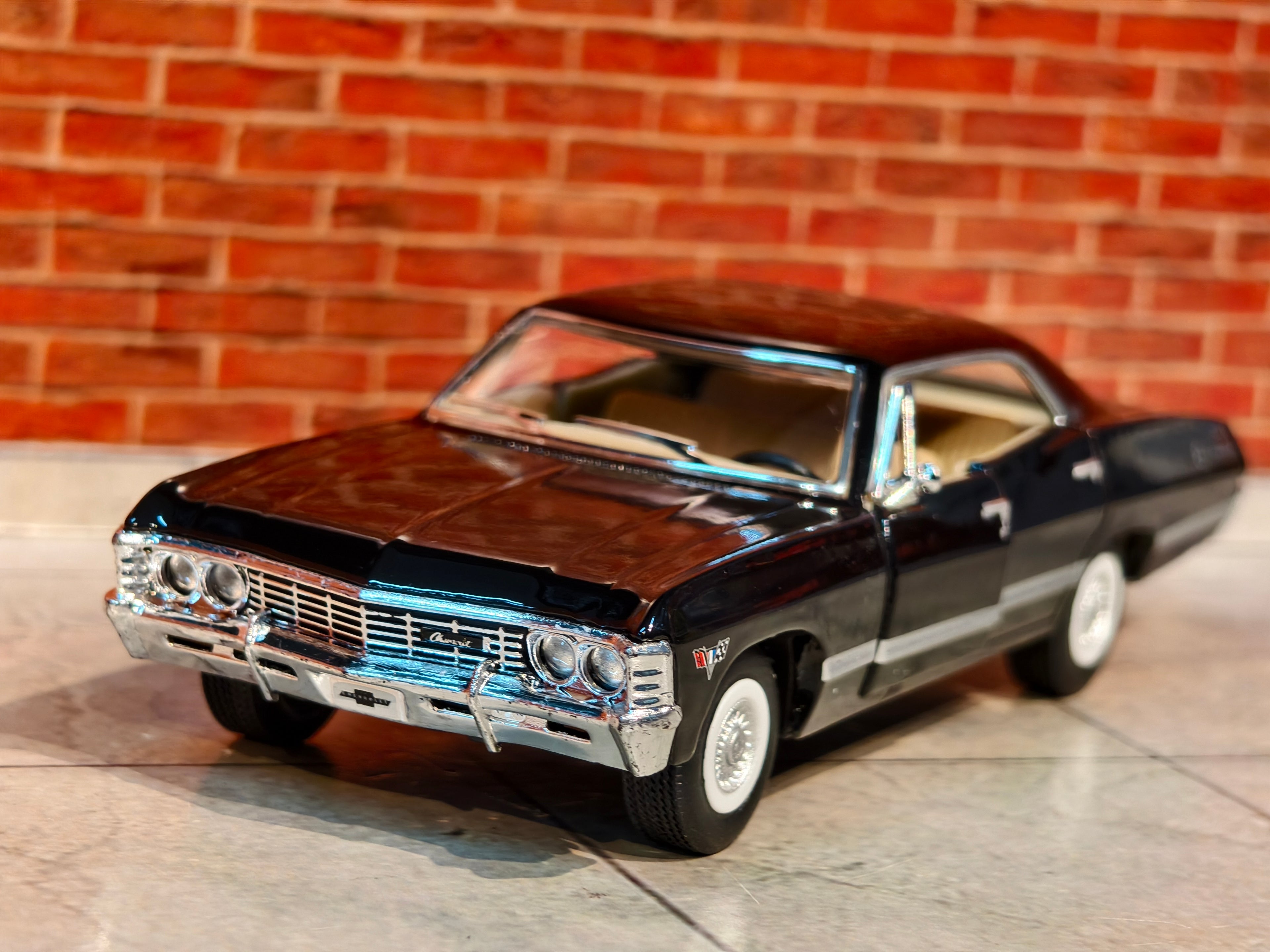 Kinsmart Official Licensed 1967 CHEVROLET IMPALA 1:43 Scale
