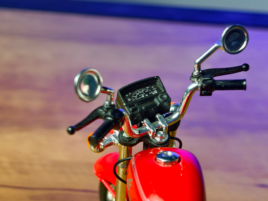 Honda JH 70 Legendary 4 Stroke 1:12 Scale