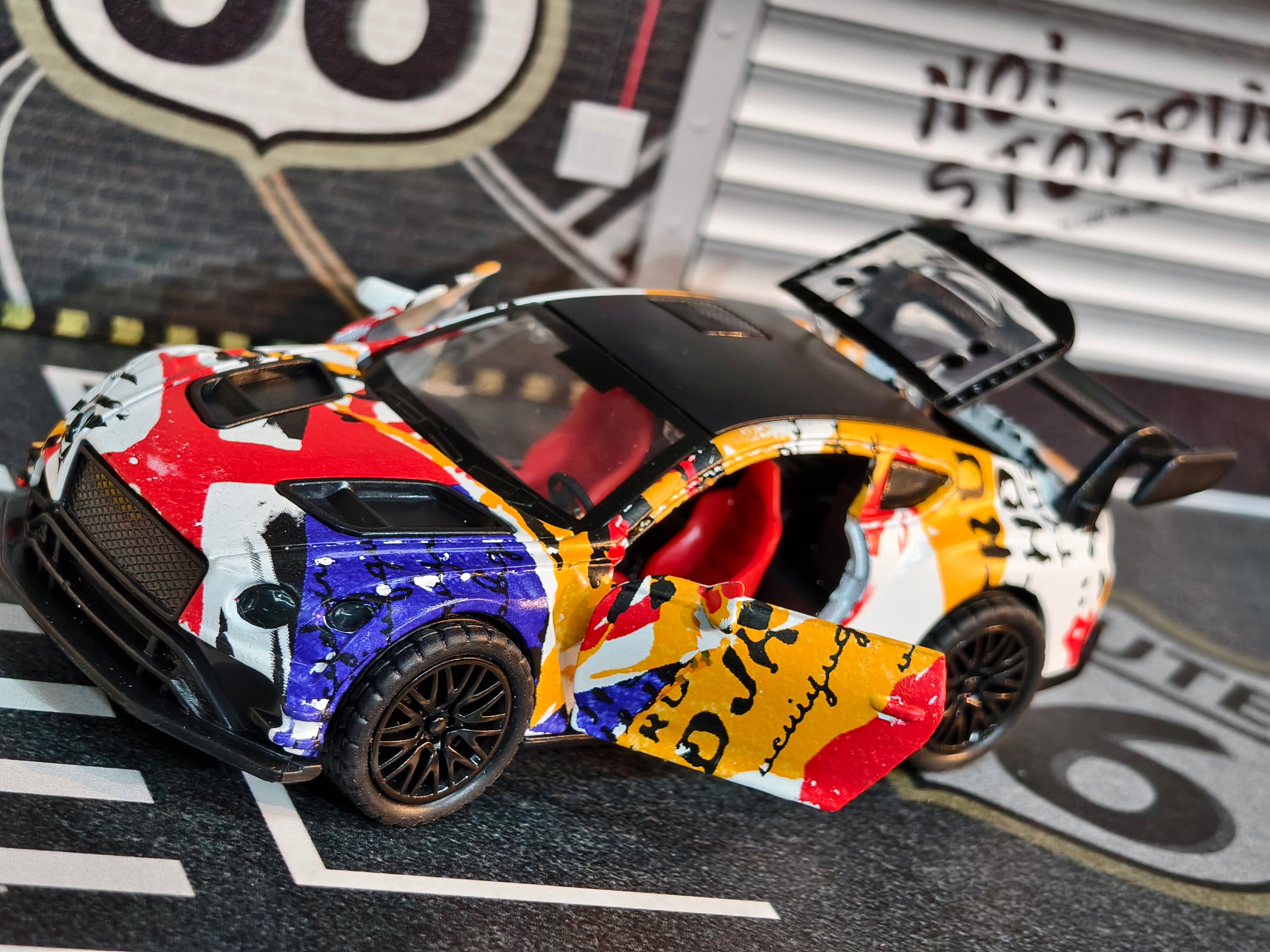 Graffiti Edition Diecast Car 1:36 Scale Box Piece with Light & Sound Simulation