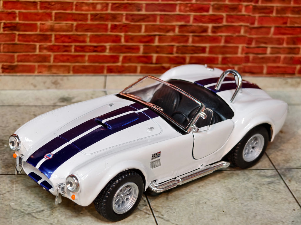 Kinsmart Official Licensed 1965 Shelby Cobra 427 S/C 1:32 Scale