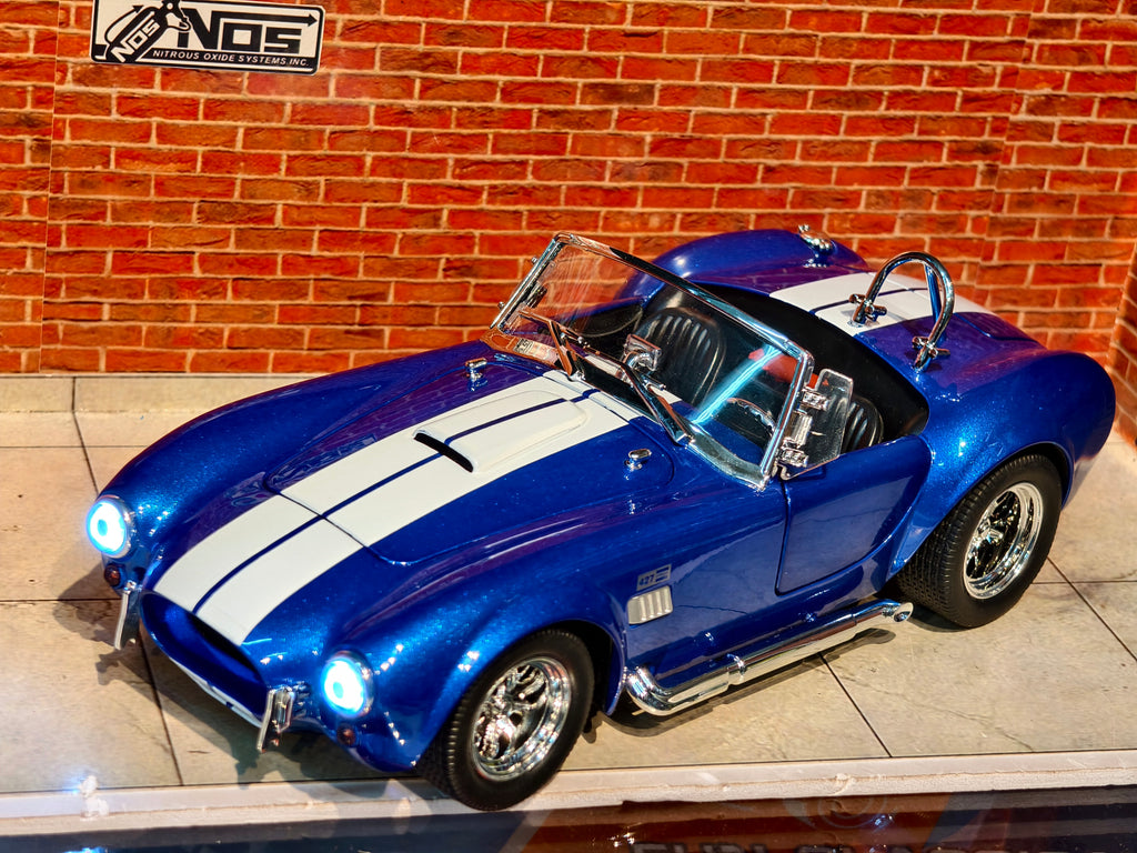1965 Shelby Cobra 427 S/C 1:24 Scale Premium Detailing