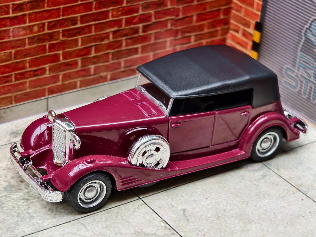 1930s-era Cadillac V16 1:32 Scale Vintage Car
