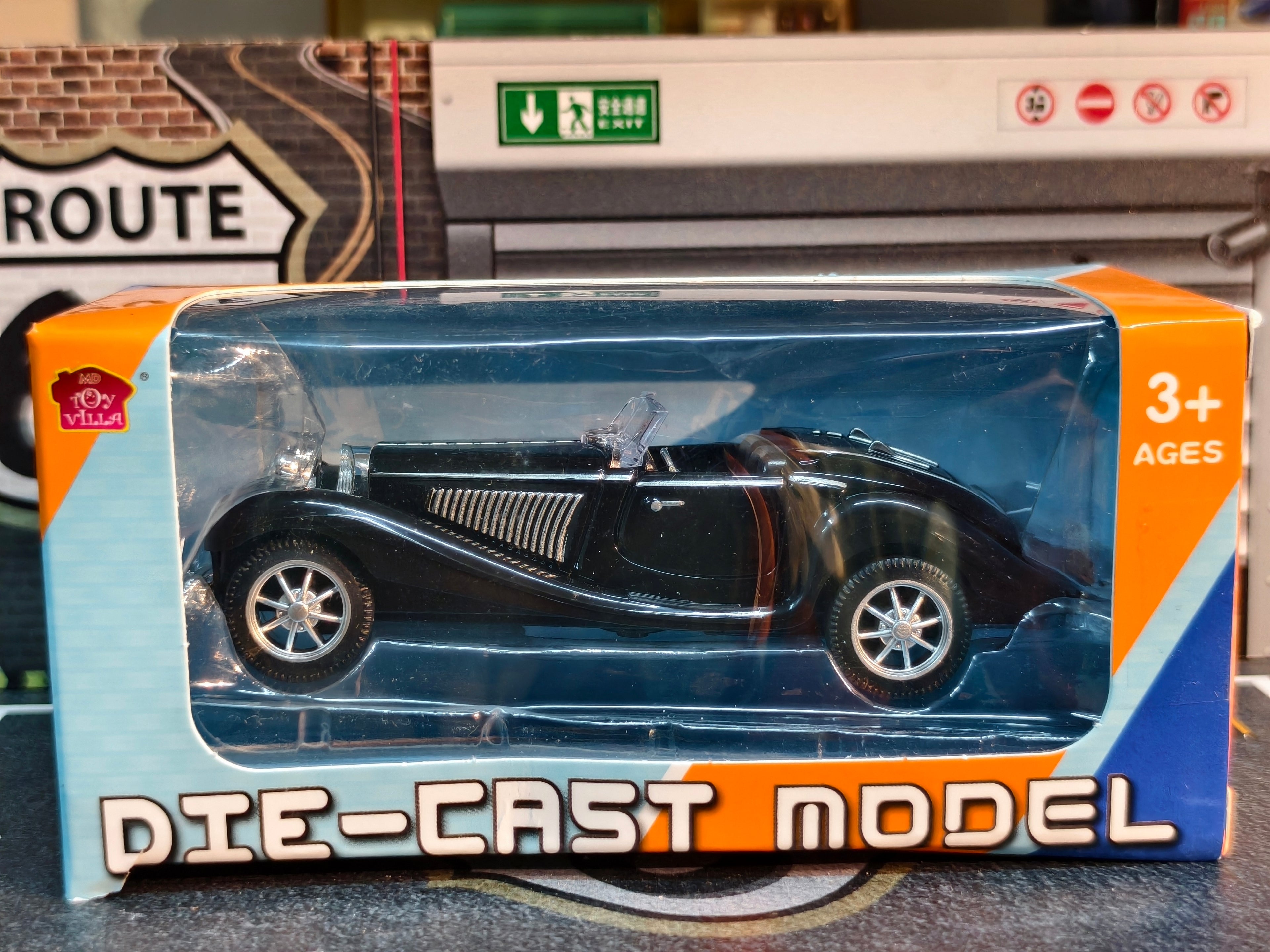 VINTAGE 1:36 SCALE OPEN ROOF BOX PIECE