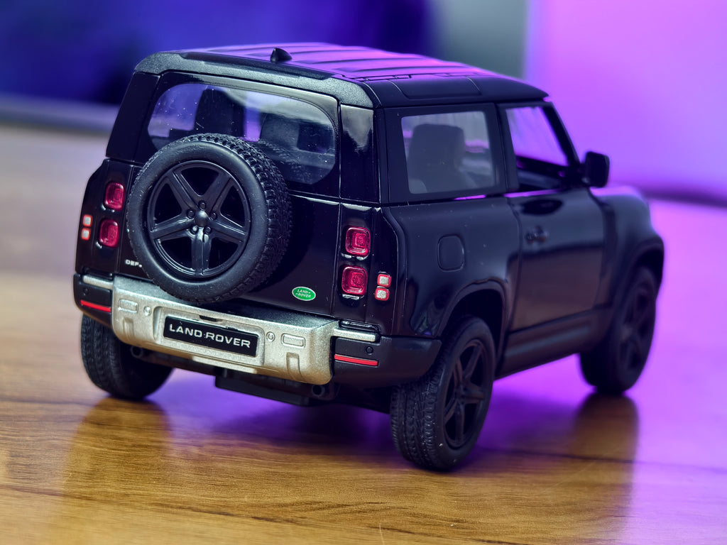 Kinsmart Official Licensed Land Rover Defender 90 – 1:36 Scale Off-Road Diecast