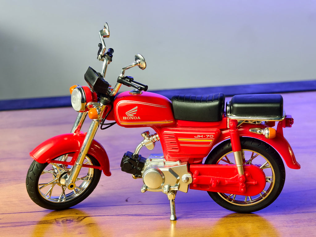 Honda JH 70 Legendary 4 Stroke 1:12 Scale
