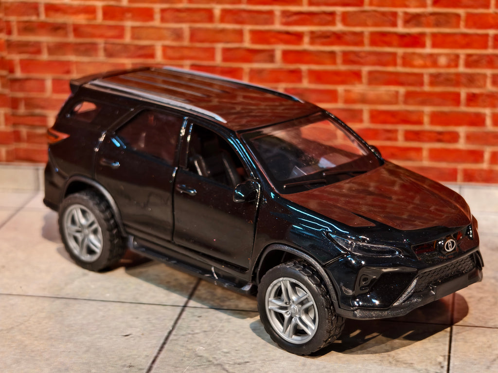 Fortuner 1:36 Scale 3 Door Openable with Light & Sound