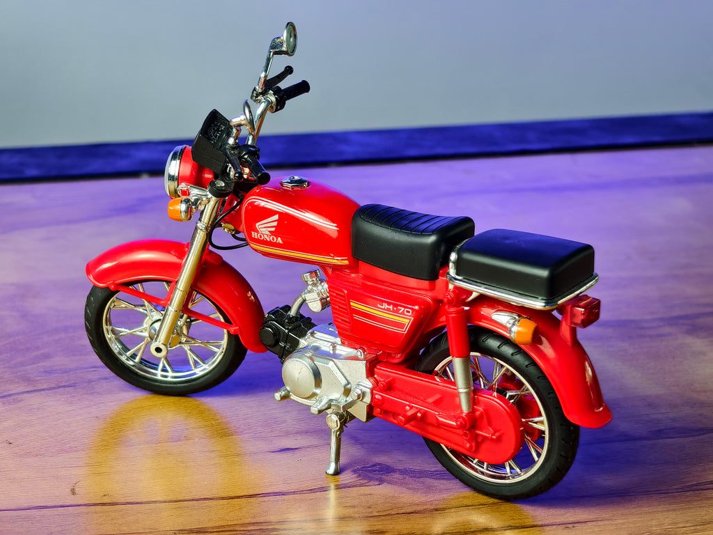 Honda JH 70 Legendary 4 Stroke 1:12 Scale