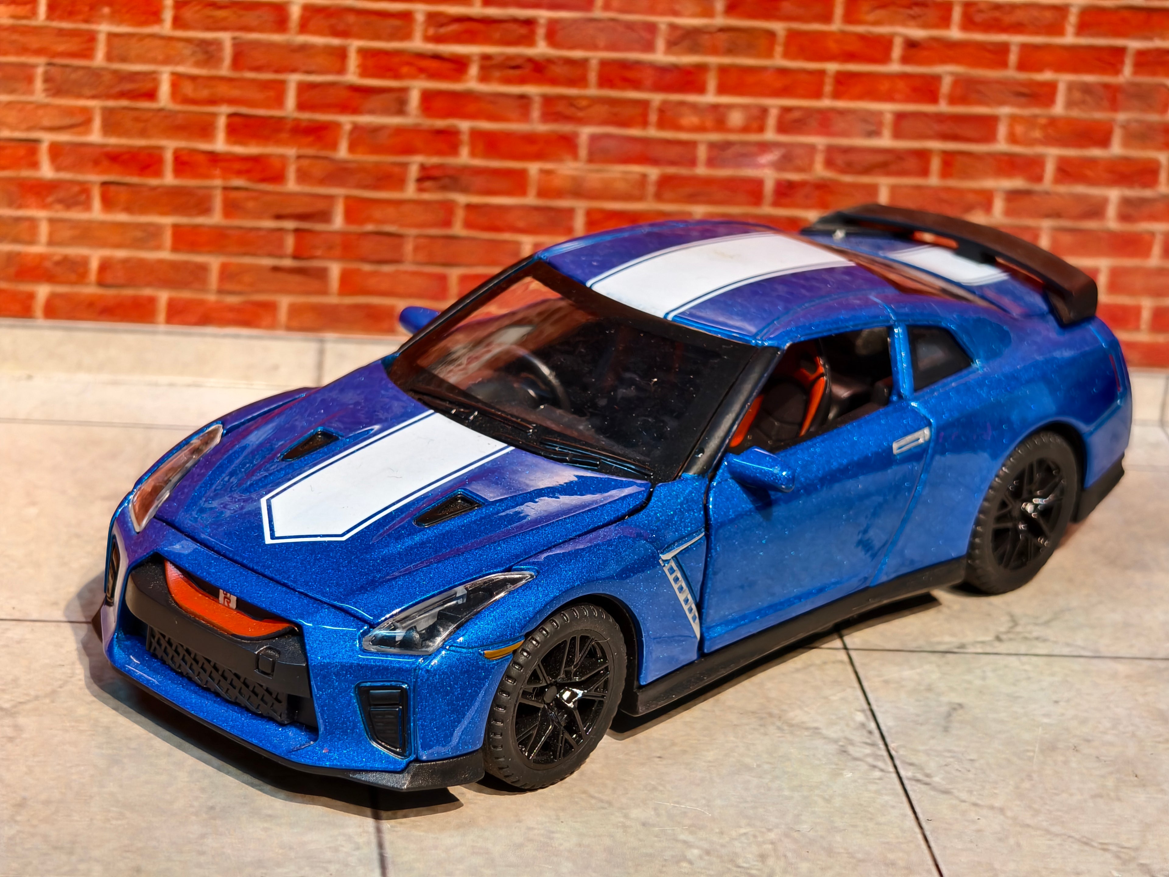 Nissan GTR 1:32 Scale