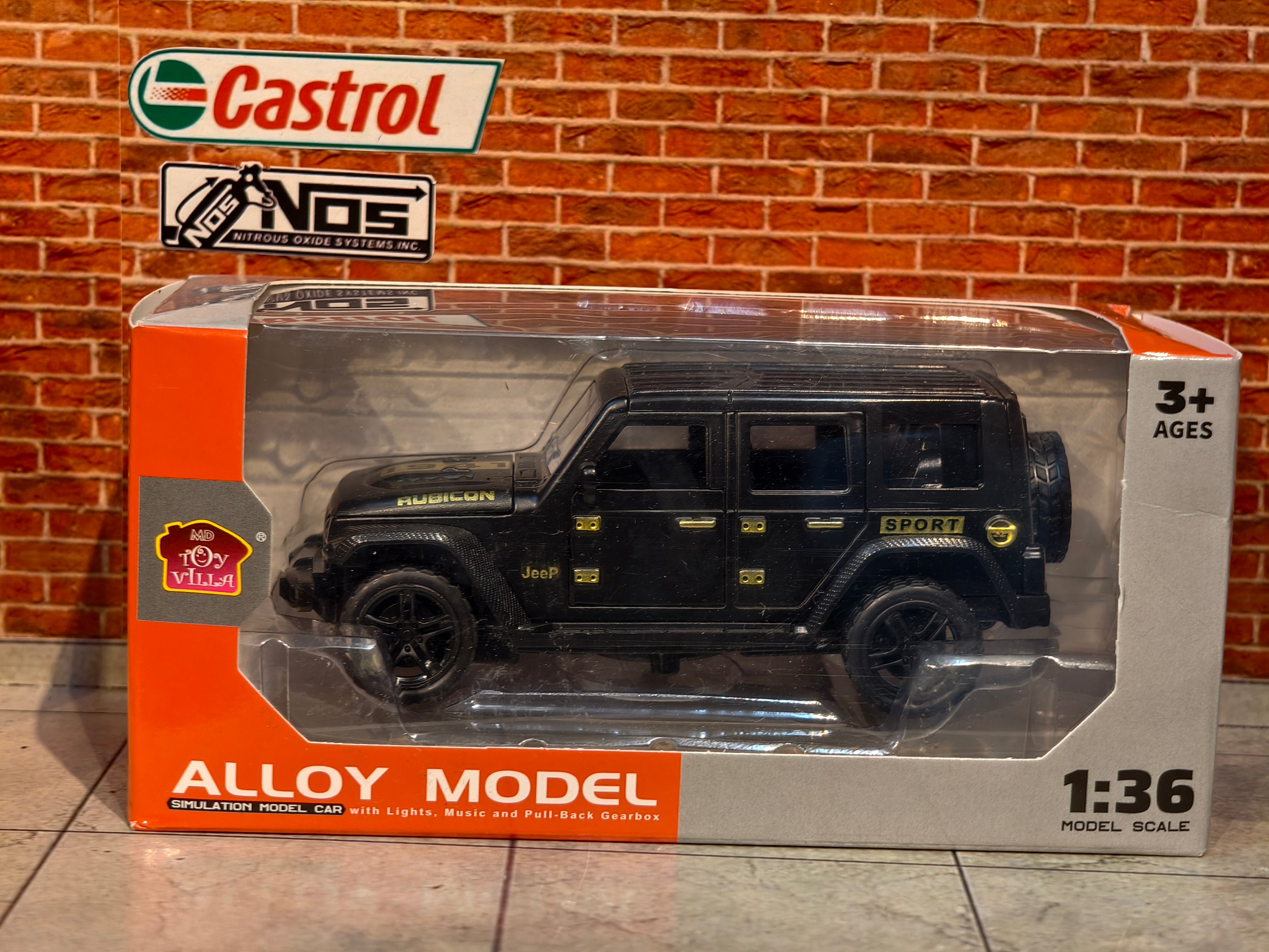Jeep Wrangler Rubicon 4 Doors Openable 1:36 Scale with Light and Sound