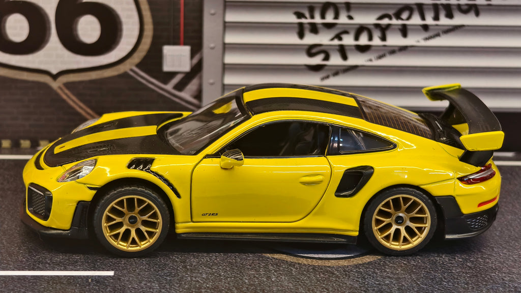 Official Licensed Porsche 911 GT 2 RS 1:32 by MSZ