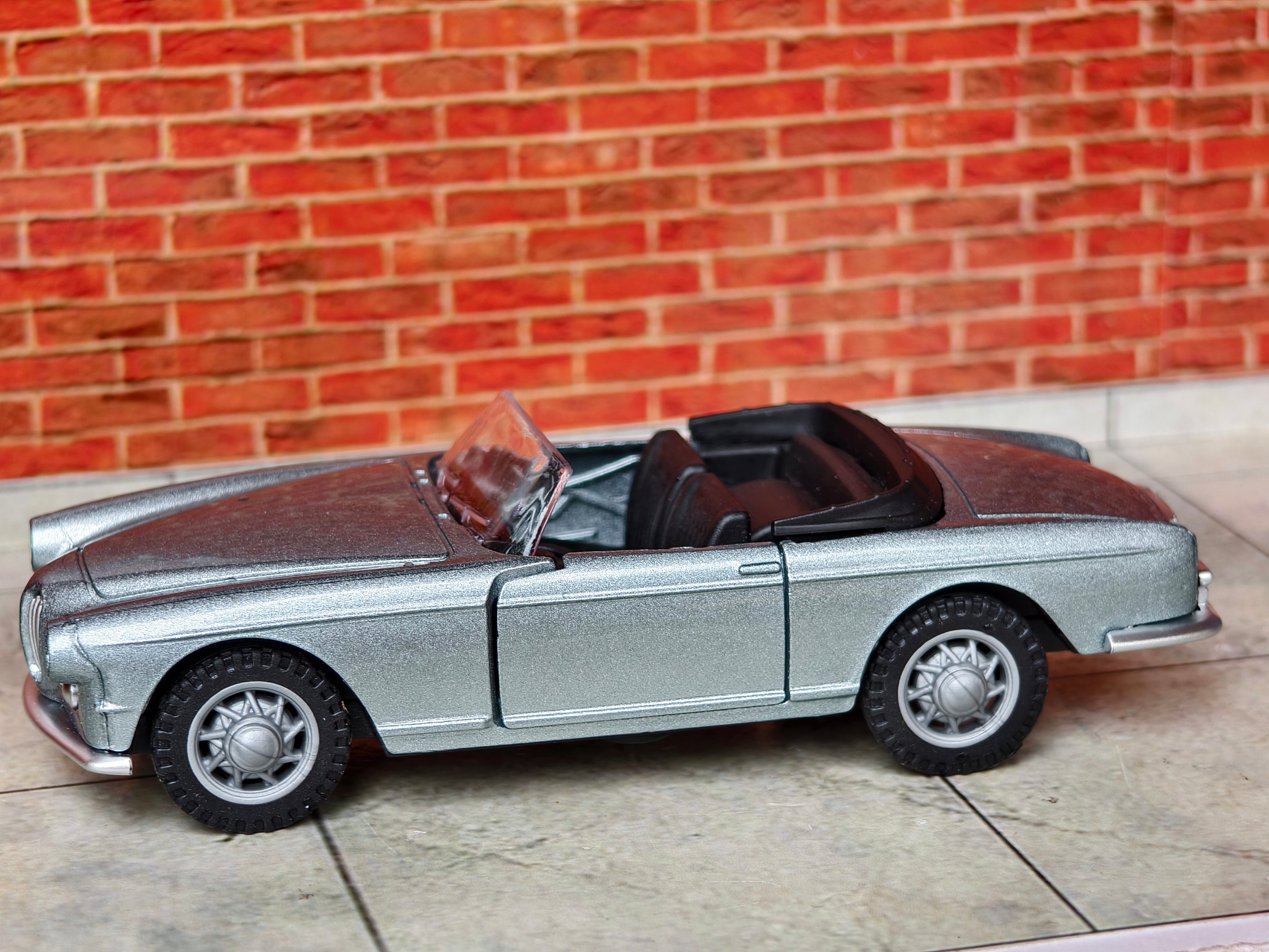 Mercedes-Benz 300 SL Roadster (W198) 1:36 Scale Box Piece
