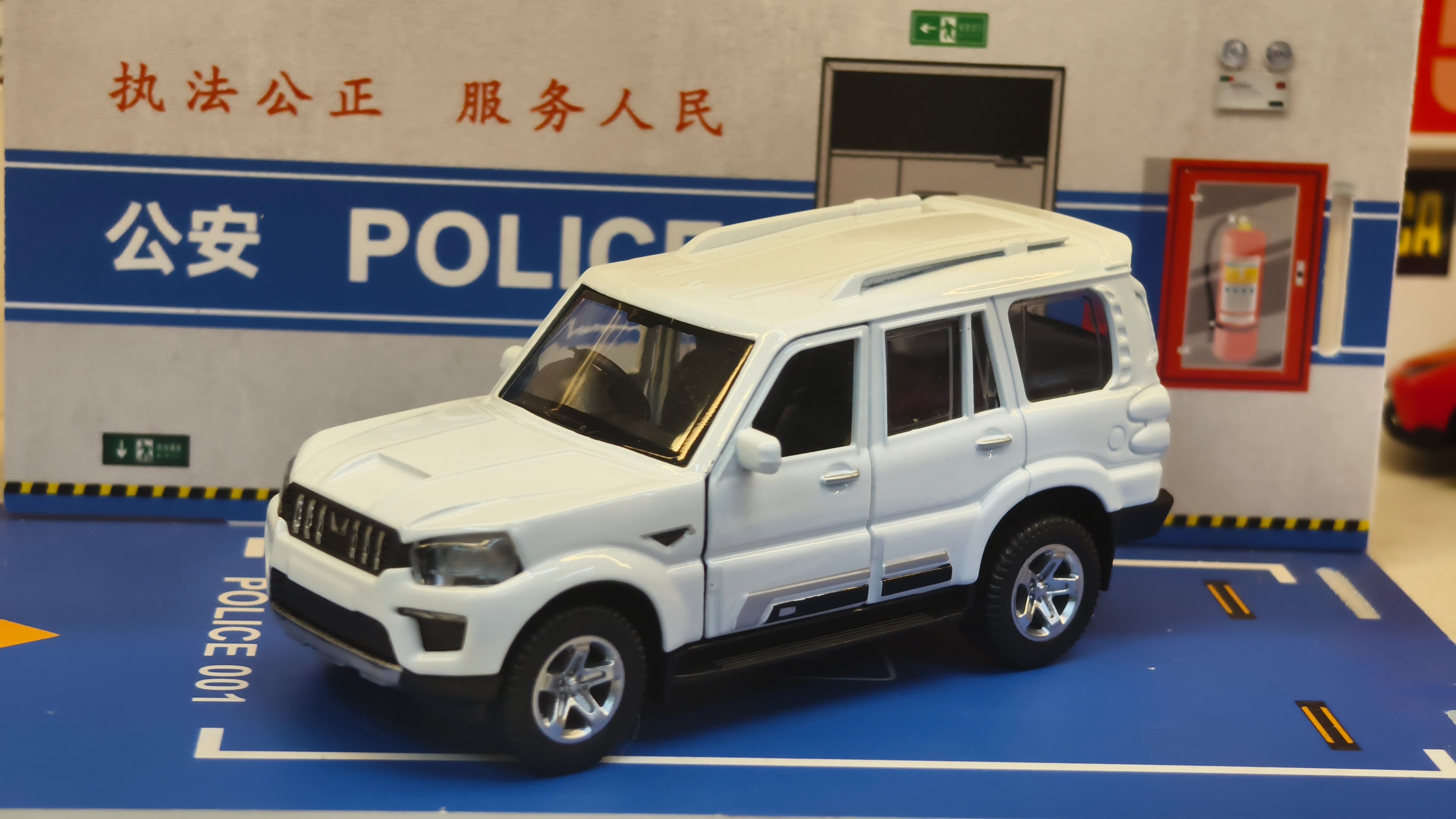 Mahindra Scorpio 1:36 Scale