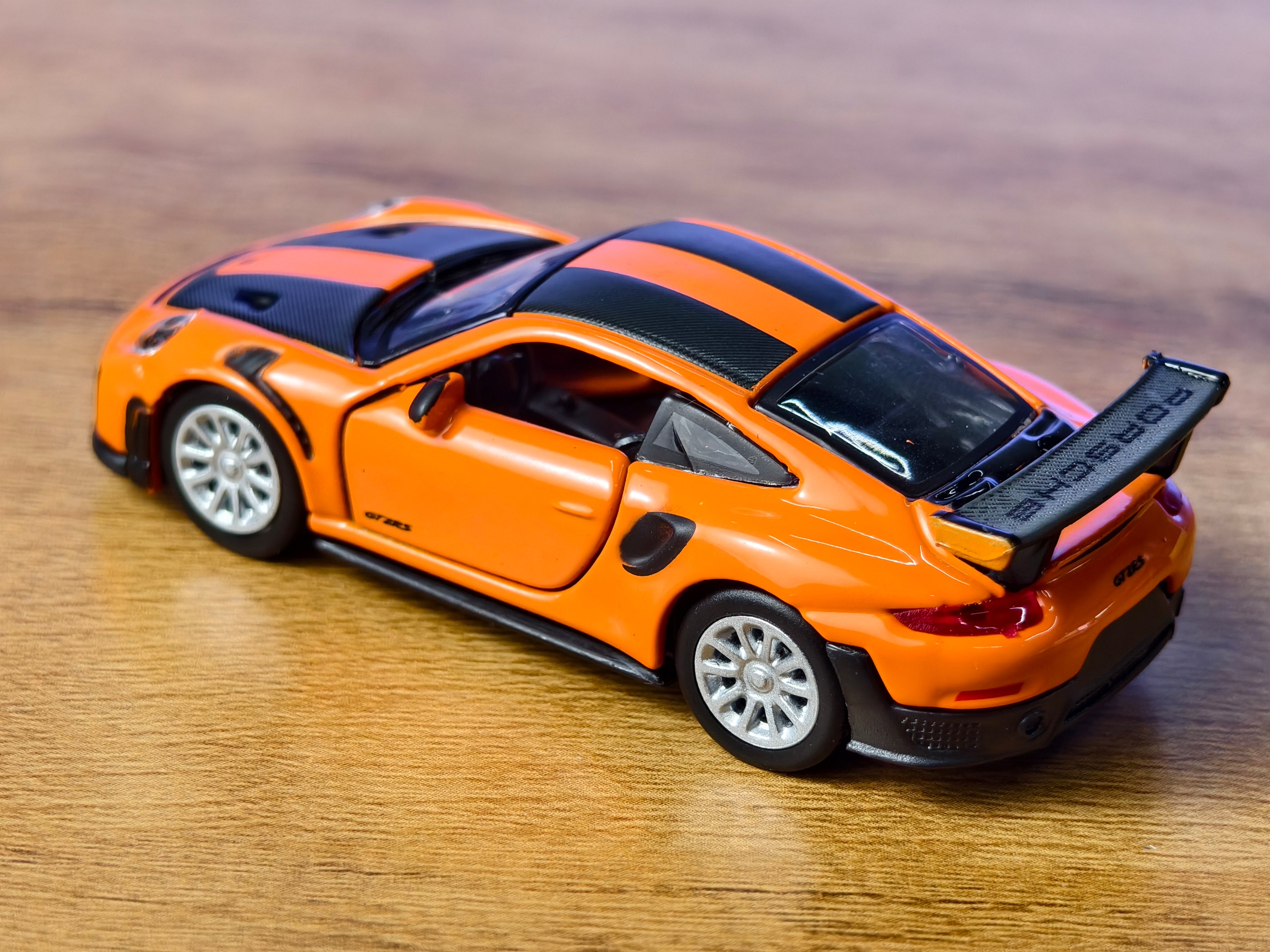 Official Licensed Burago PORSCHE 911 GT2 RS 1:64 Doors Openable Premium Detailing