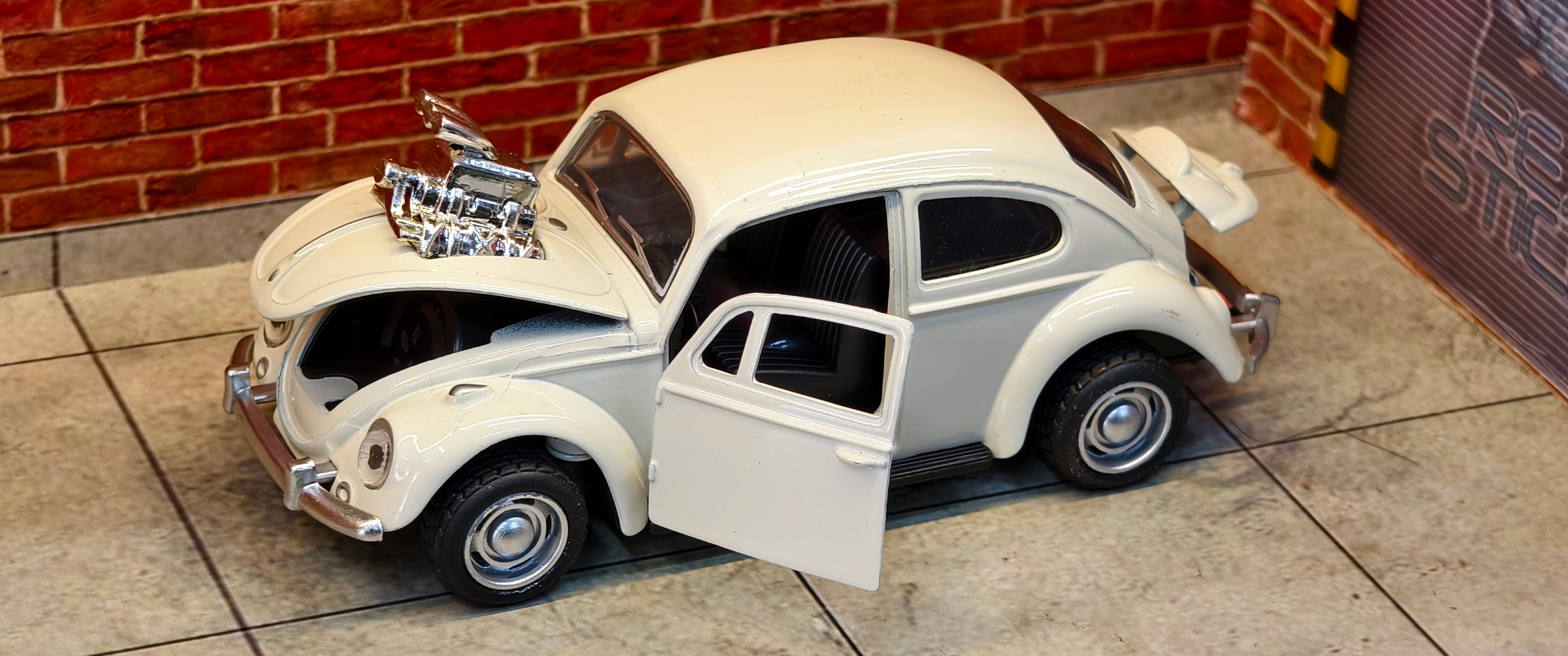 Volkswagen Beetle Super Charger Model 1:32 Scale