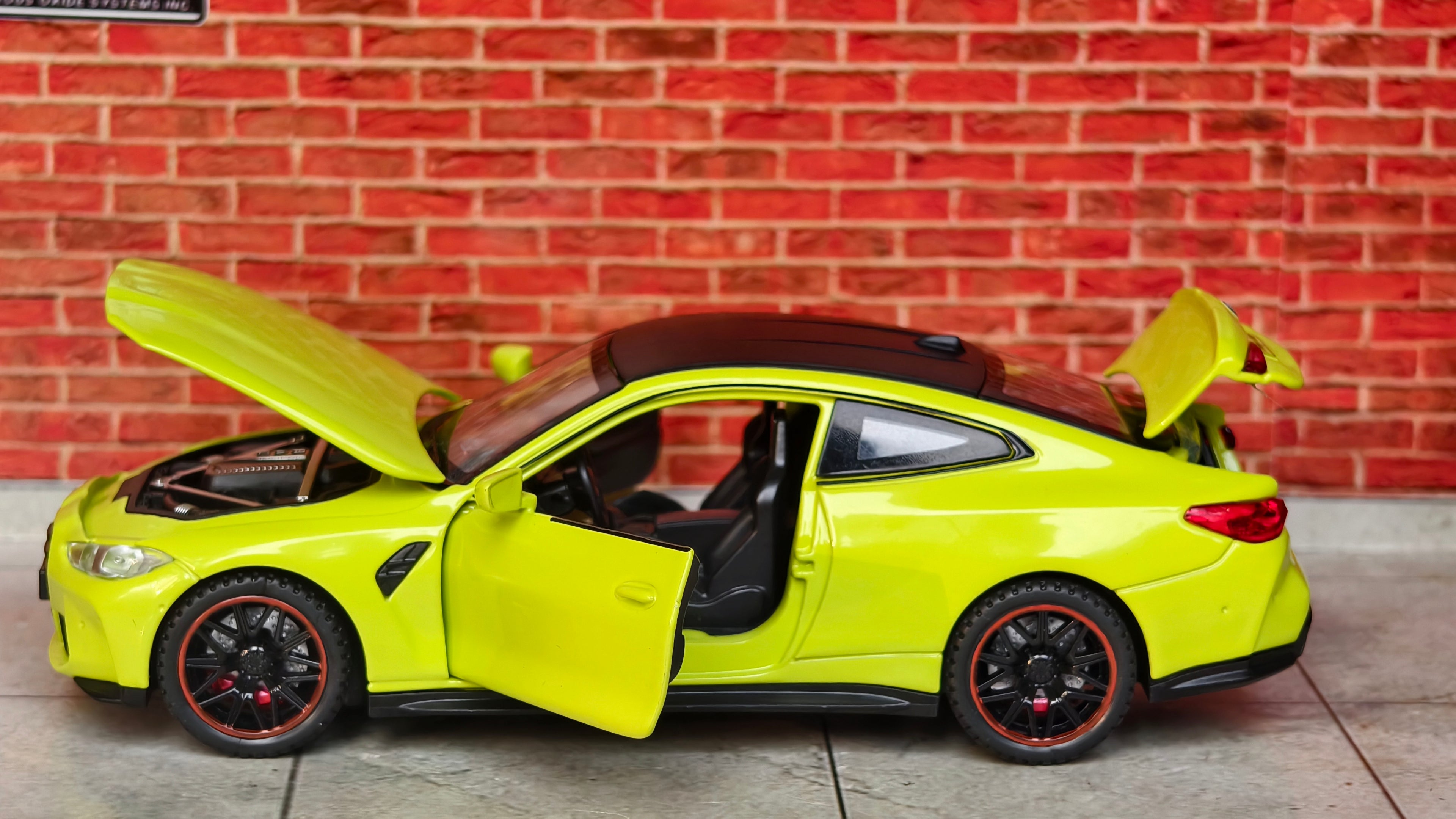 BMW M4 Competition (G82) 1:32 Scale Premium Detailing