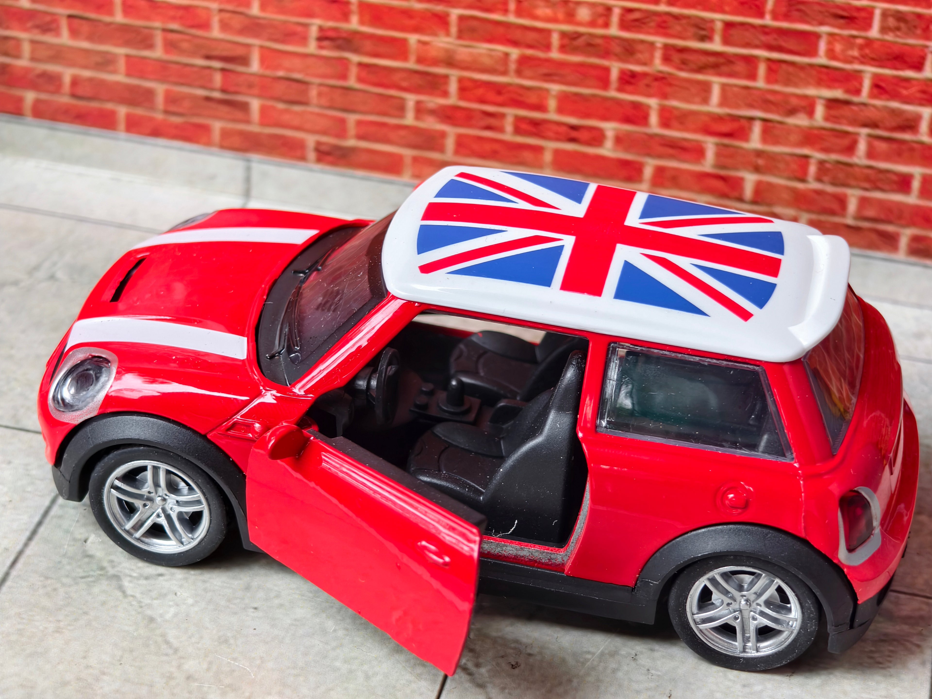 Mini Cooper S 1:32 Scale