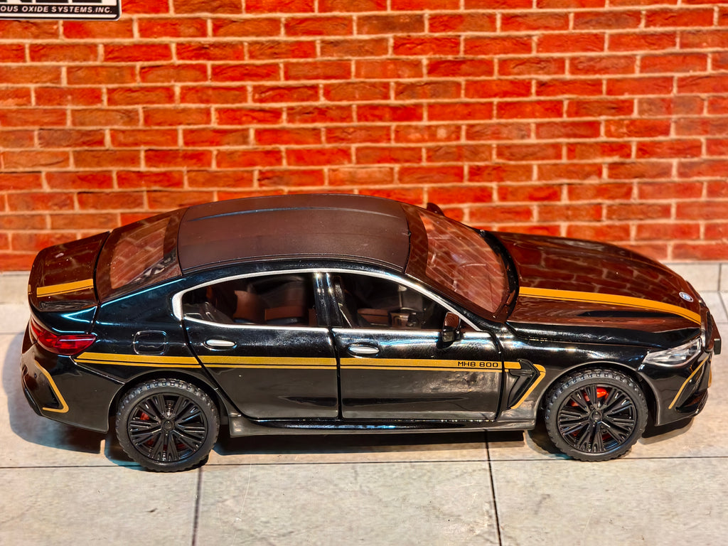 BMW M8 1:32 Scale Premium Detailing