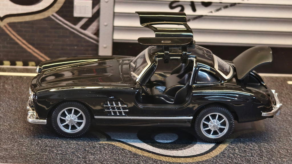 Mercedes Gullwing SL 300 1:36 Scale