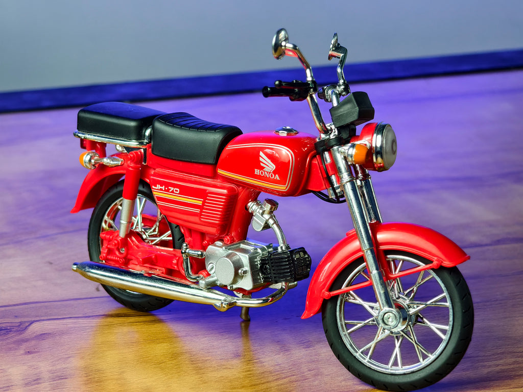 Honda JH 70 Legendary 4 Stroke 1:12 Scale