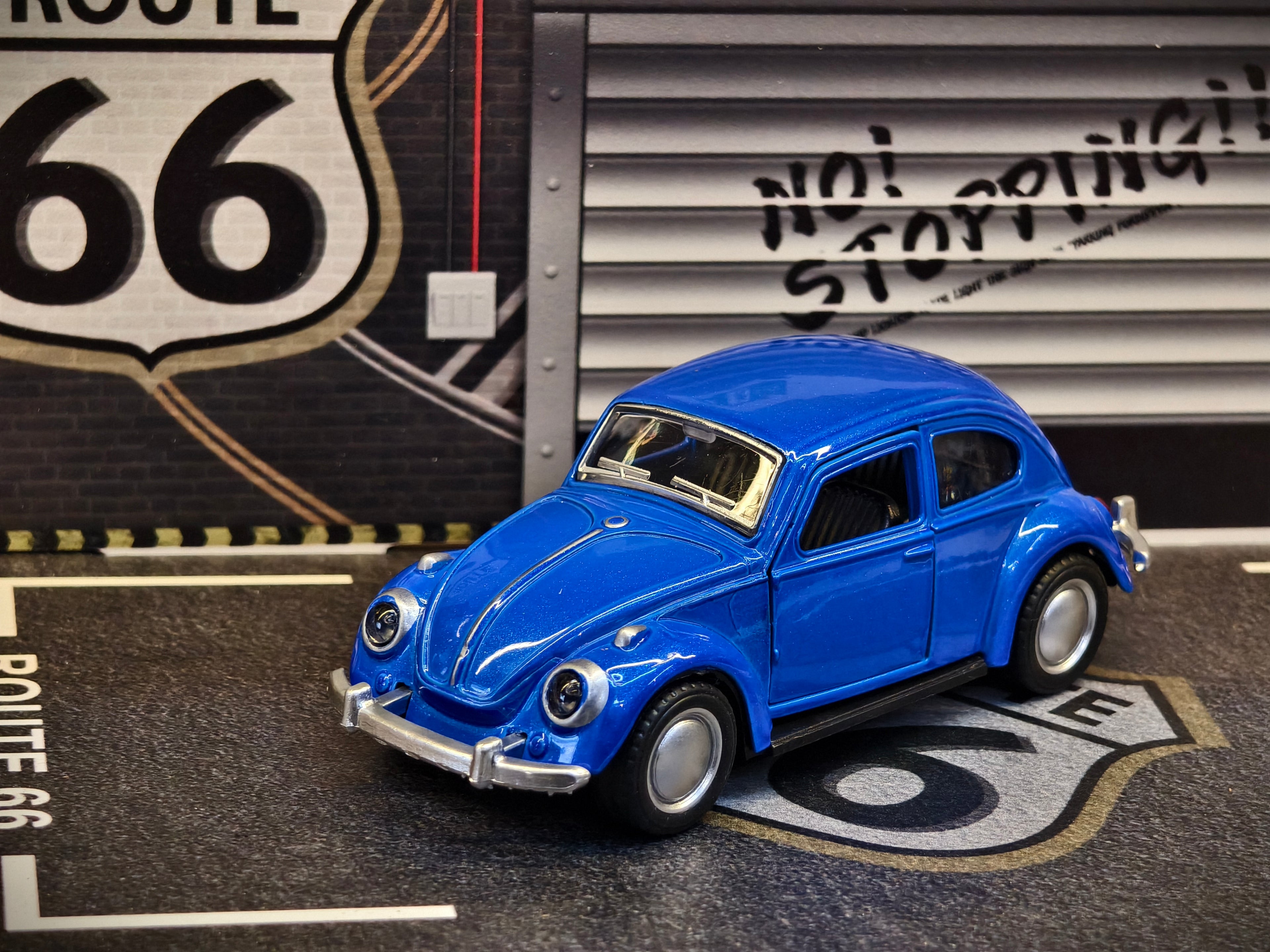 Beetle 1:36 Scale Door Openable Car