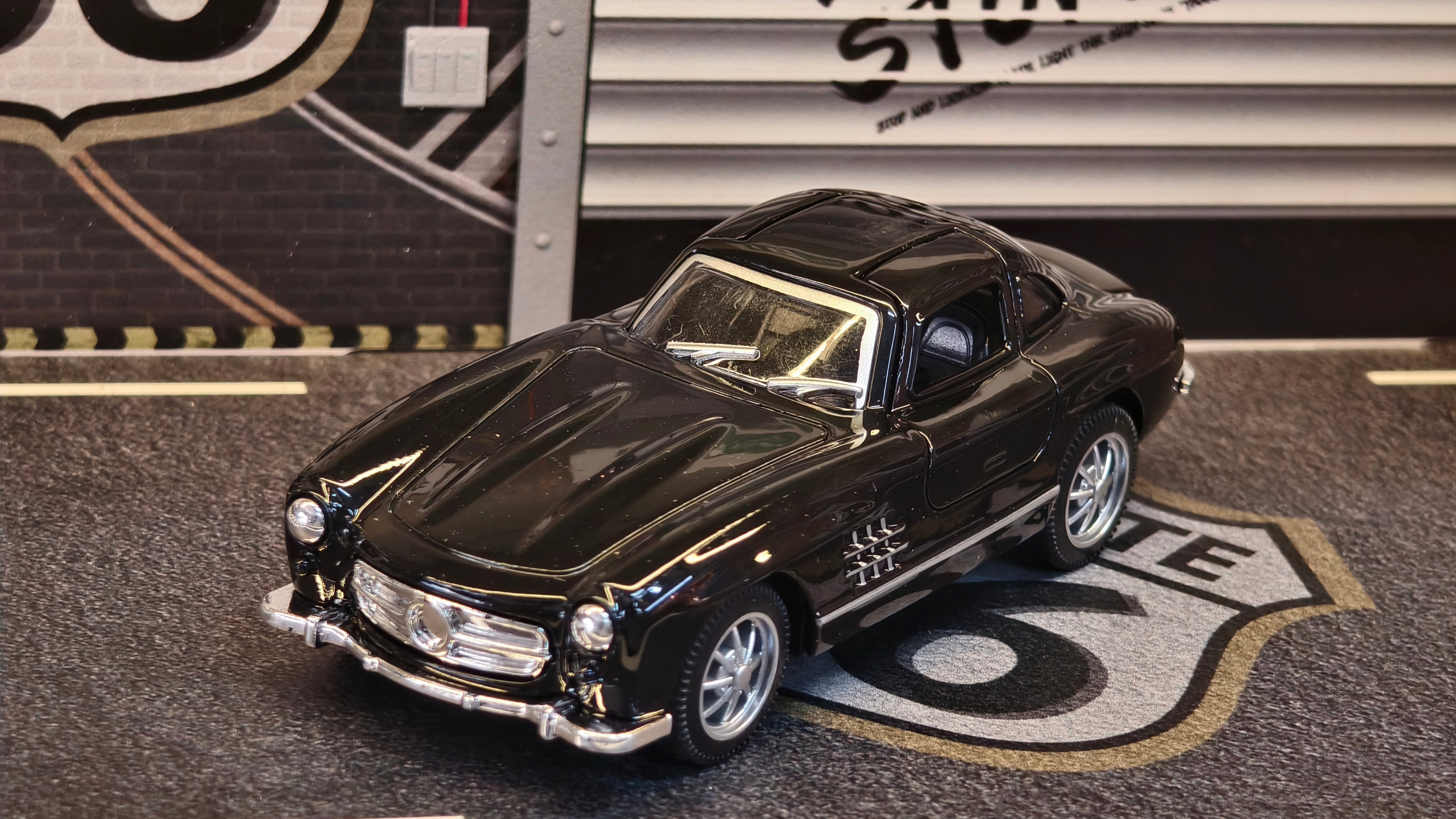 Mercedes Gullwing SL 300 1:36 Scale