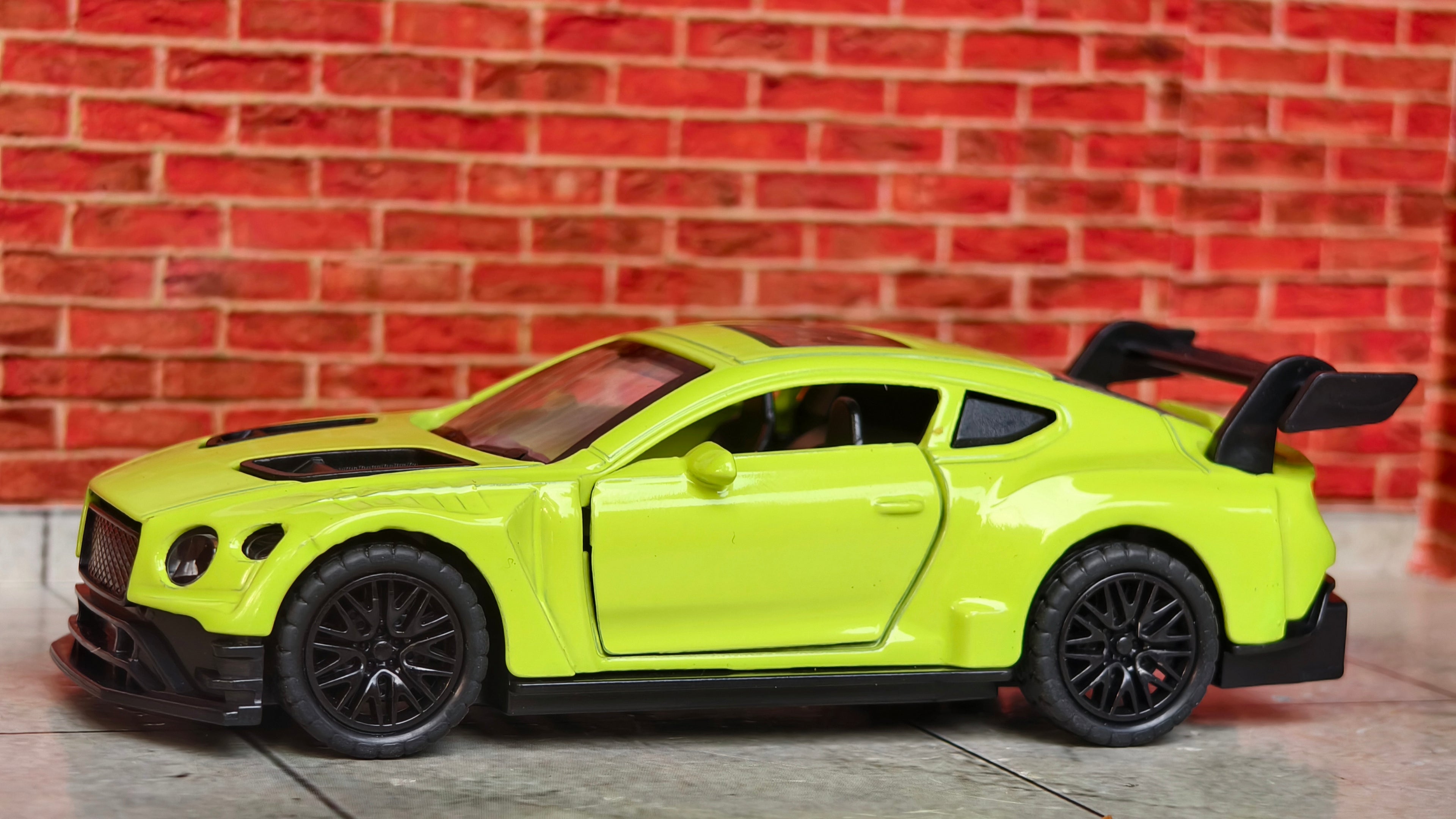 Bentley Continental GT3 1:36 Scale