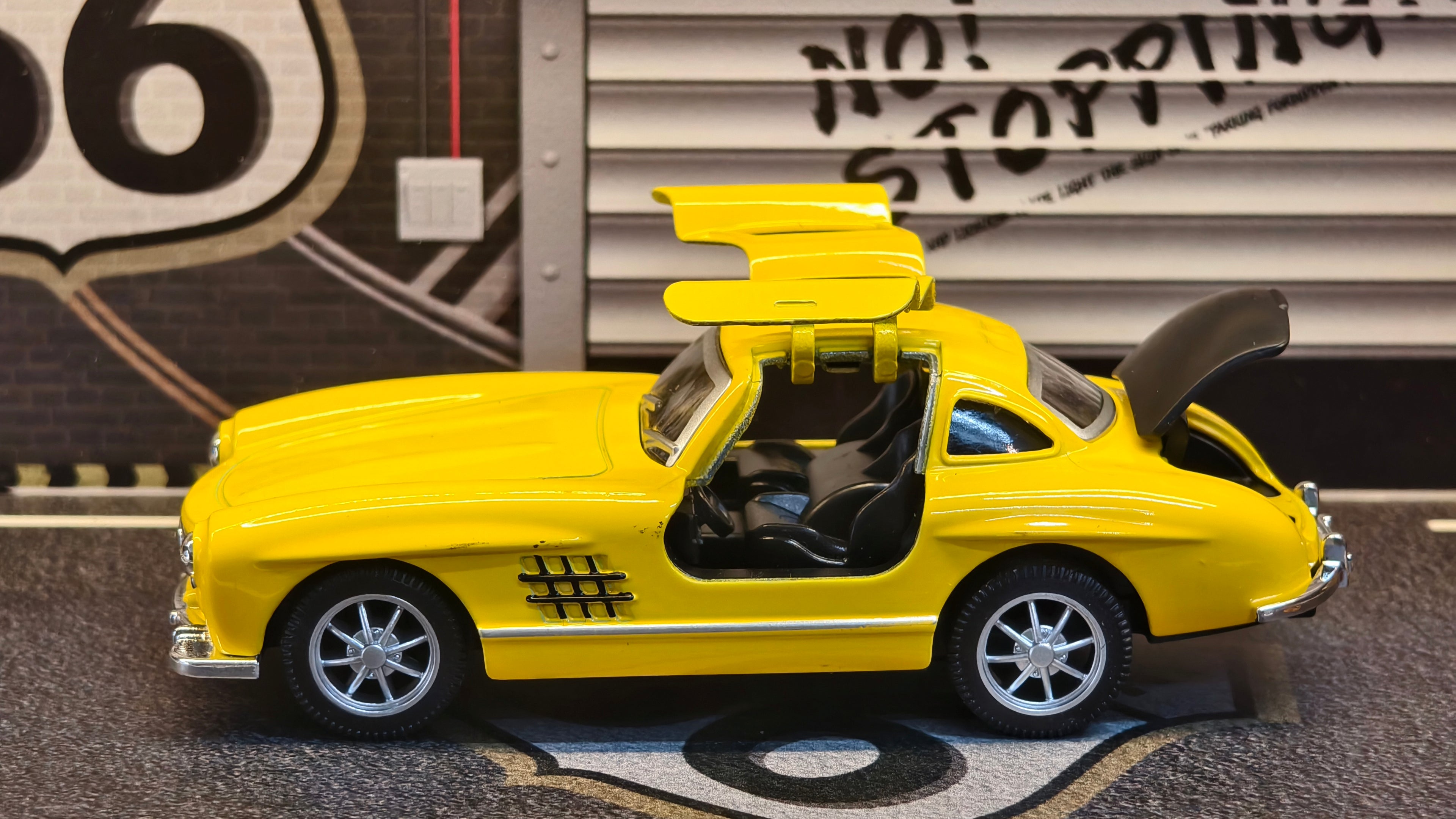 Mercedes Gullwing SL 300 1:36 Scale