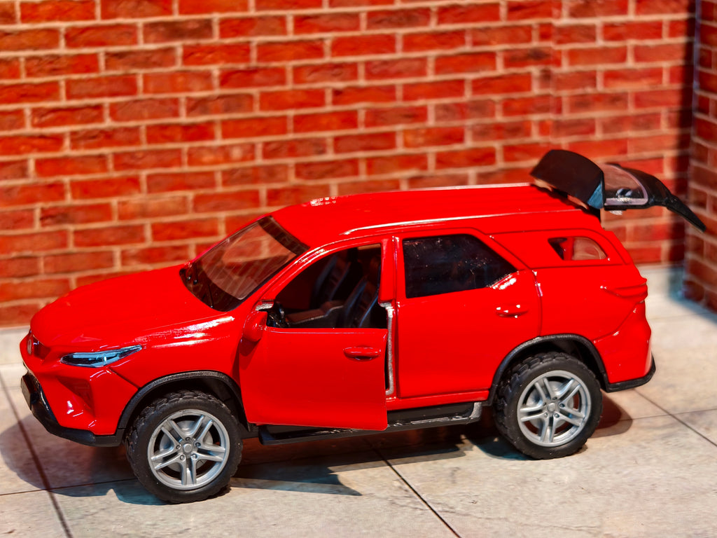 Fortuner 1:36 Scale 3 Door Openable with Light & Sound