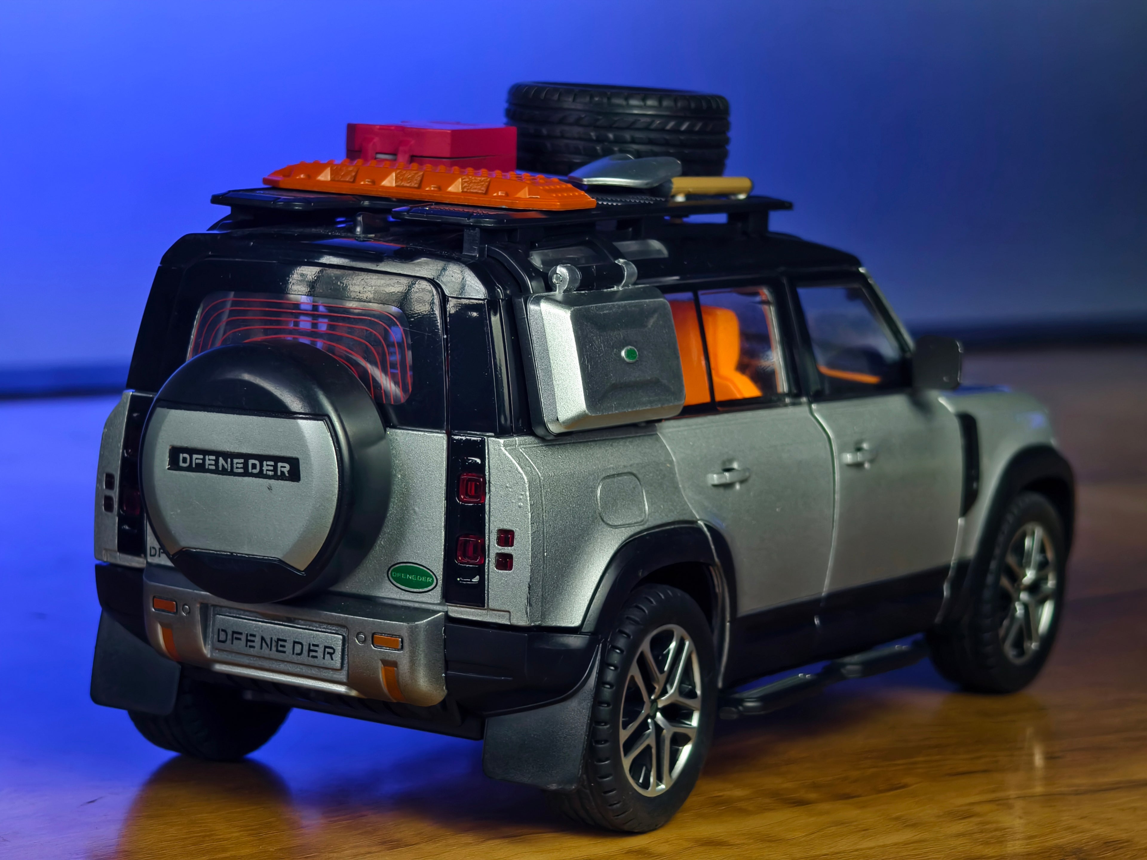 Land Rover Defender 110 Offroad 1:24 Scale