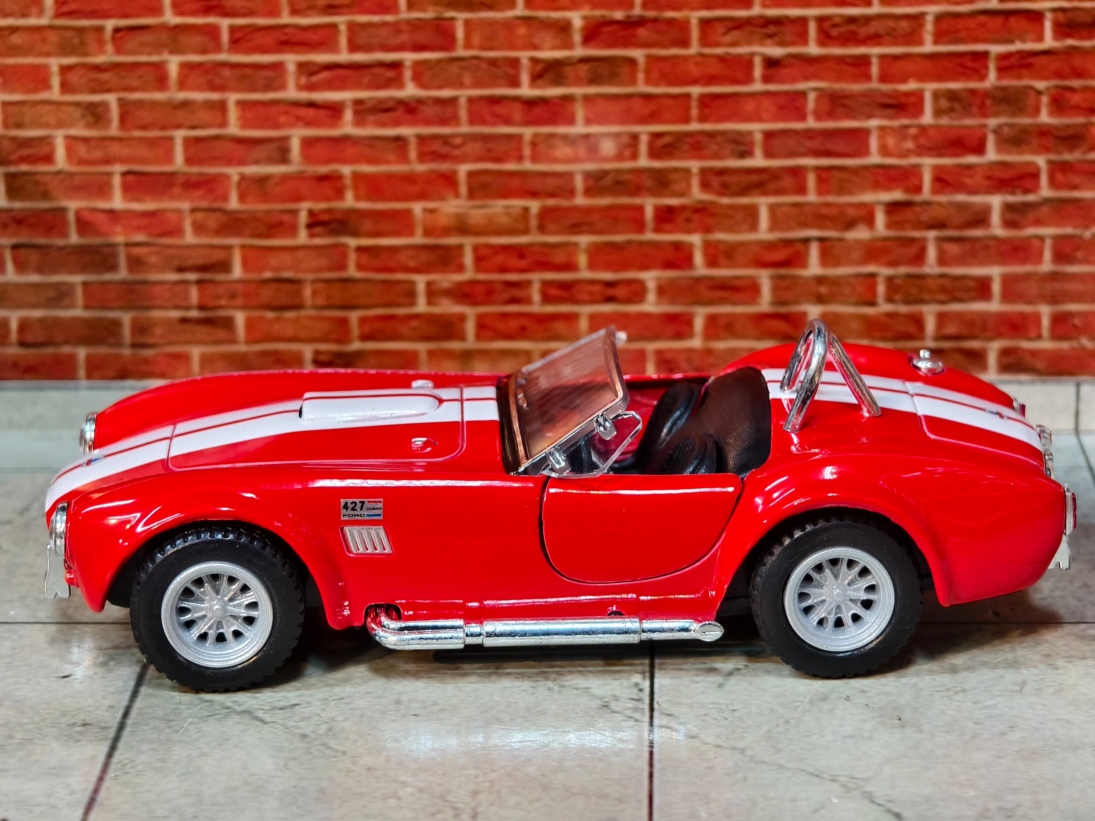 Kinsmart Official Licensed 1965 Shelby Cobra 427 S/C 1:32 Scale