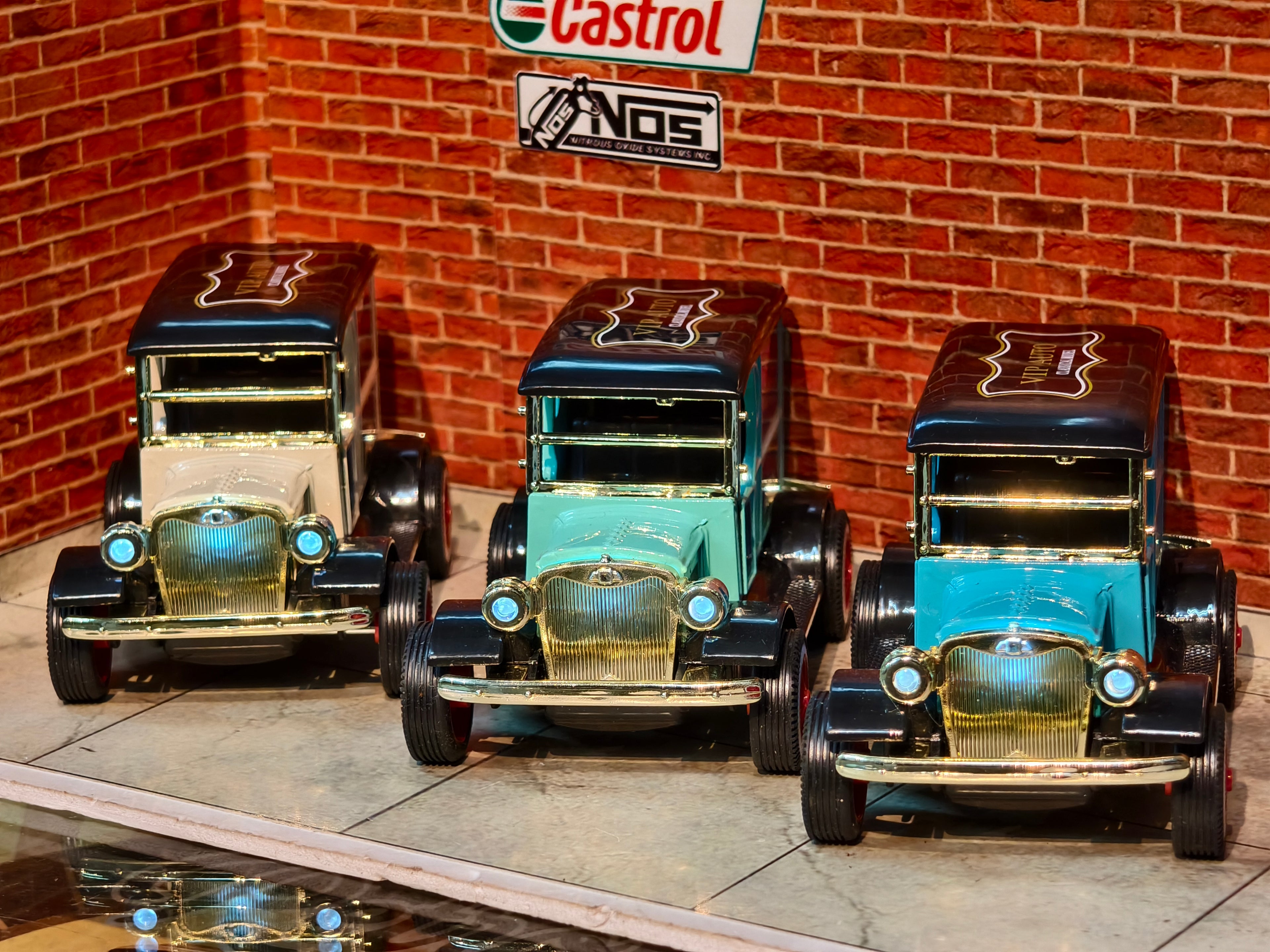 Vintage Ford Model T Delivery Van Diecast 1:36 Scale Model Car – Classic Retro Collectible