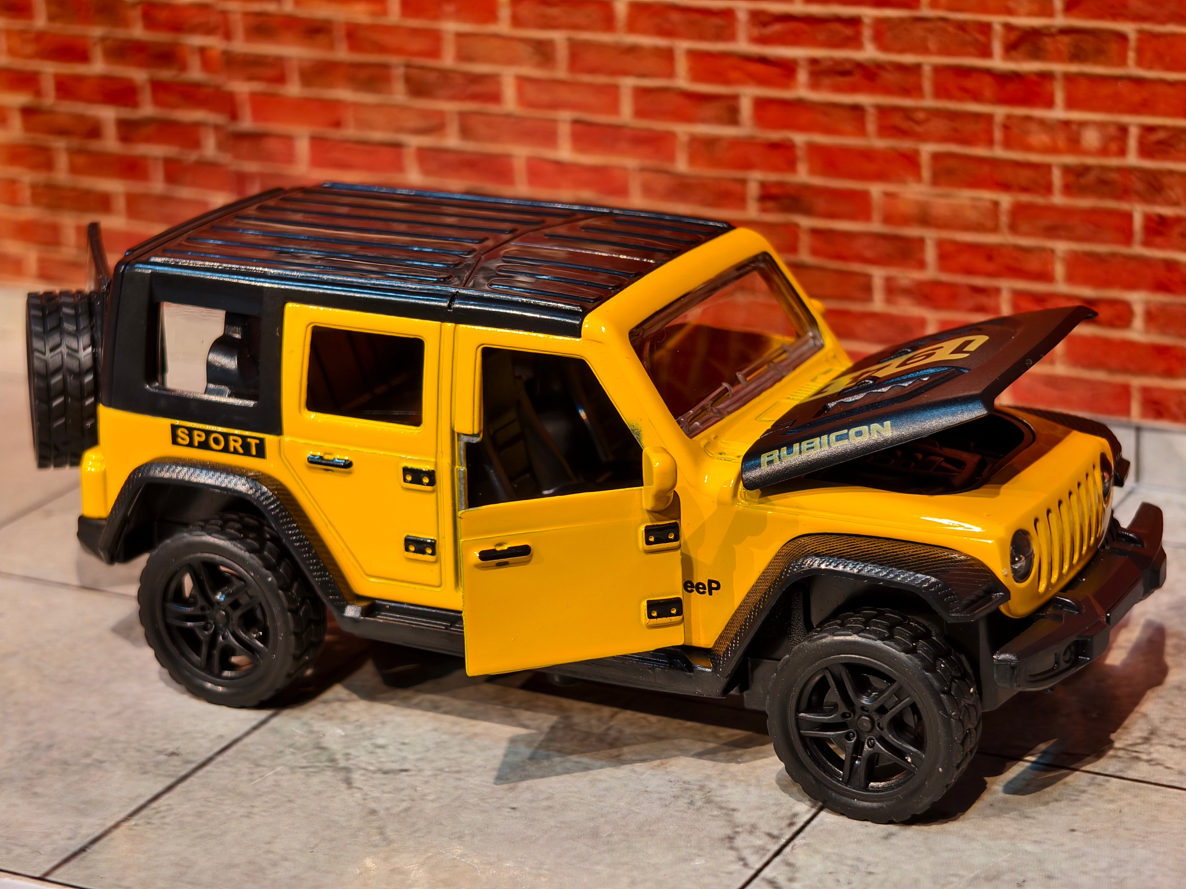 Jeep Wrangler Rubicon 4 Doors Openable 1:36 Scale with Light and Sound