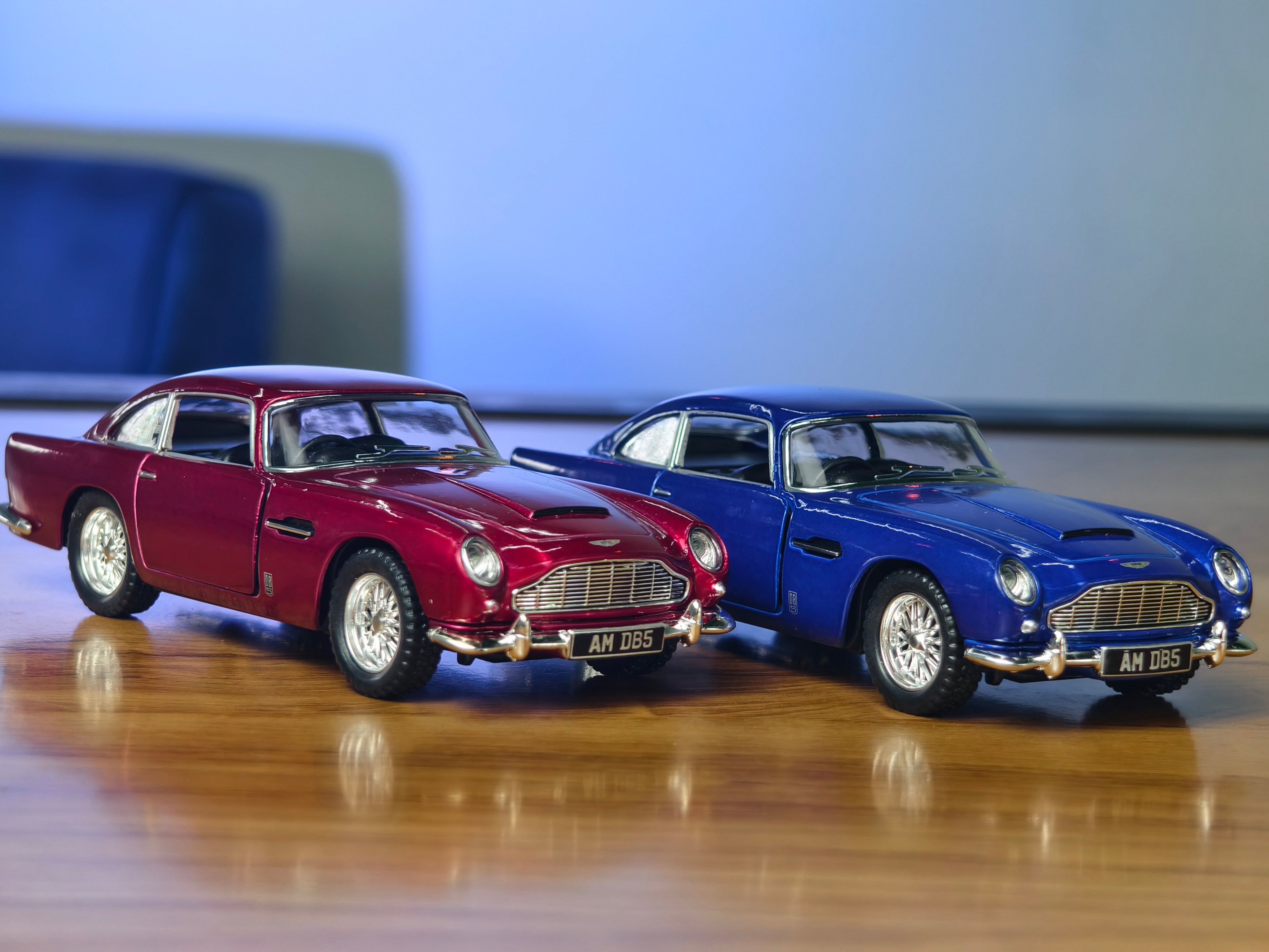 Kinsmart Official Licensed Aston Martin DB5 1:38 Scale Classic Car